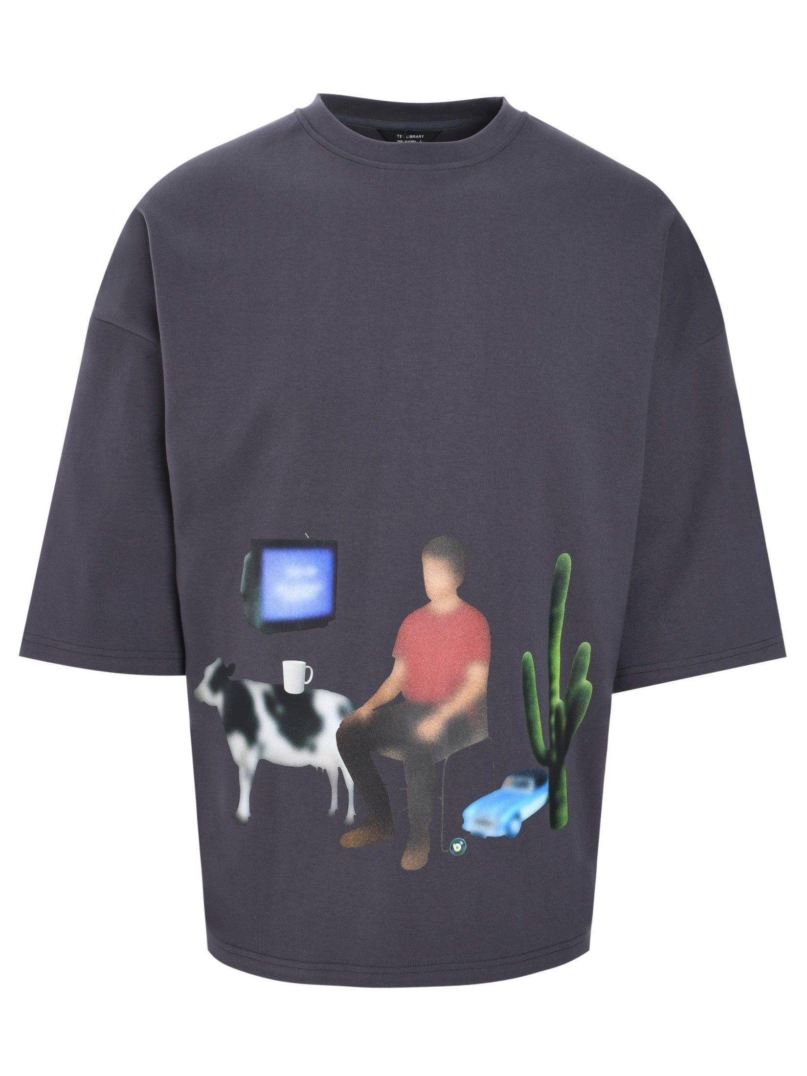 Space out oversized tee