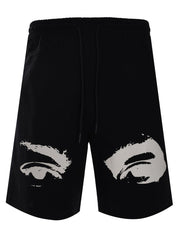 Pique short watching