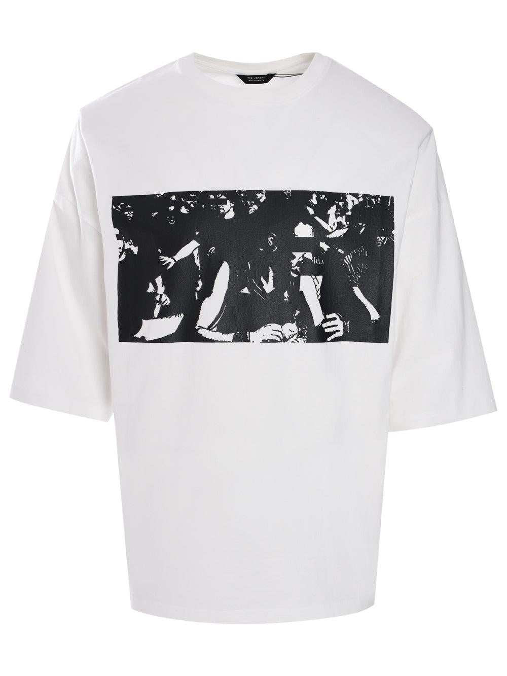 Box fit tee crowd