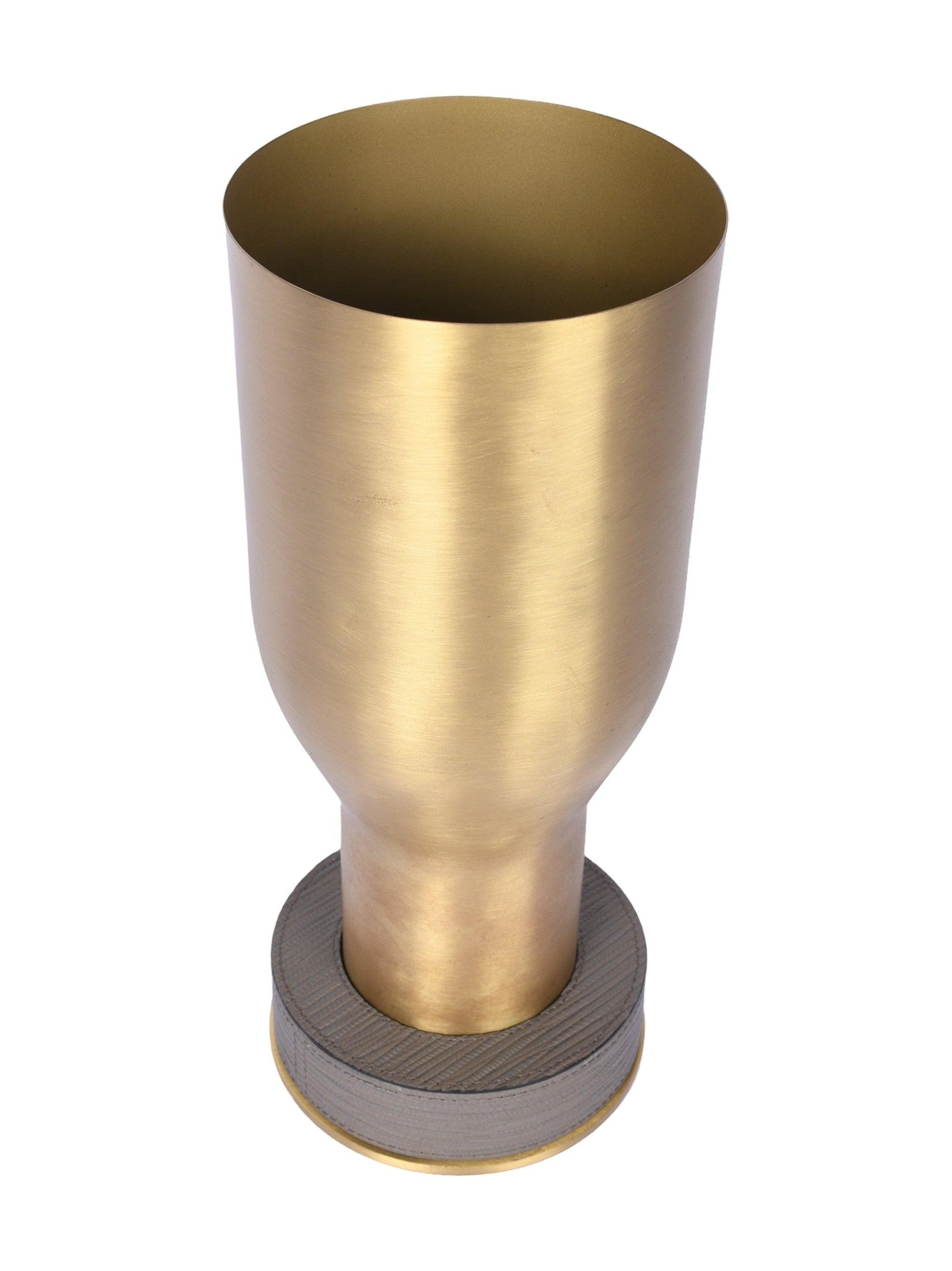 Brindisi vase  brass