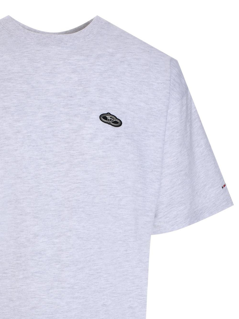 Silver clip pendant tee shirt