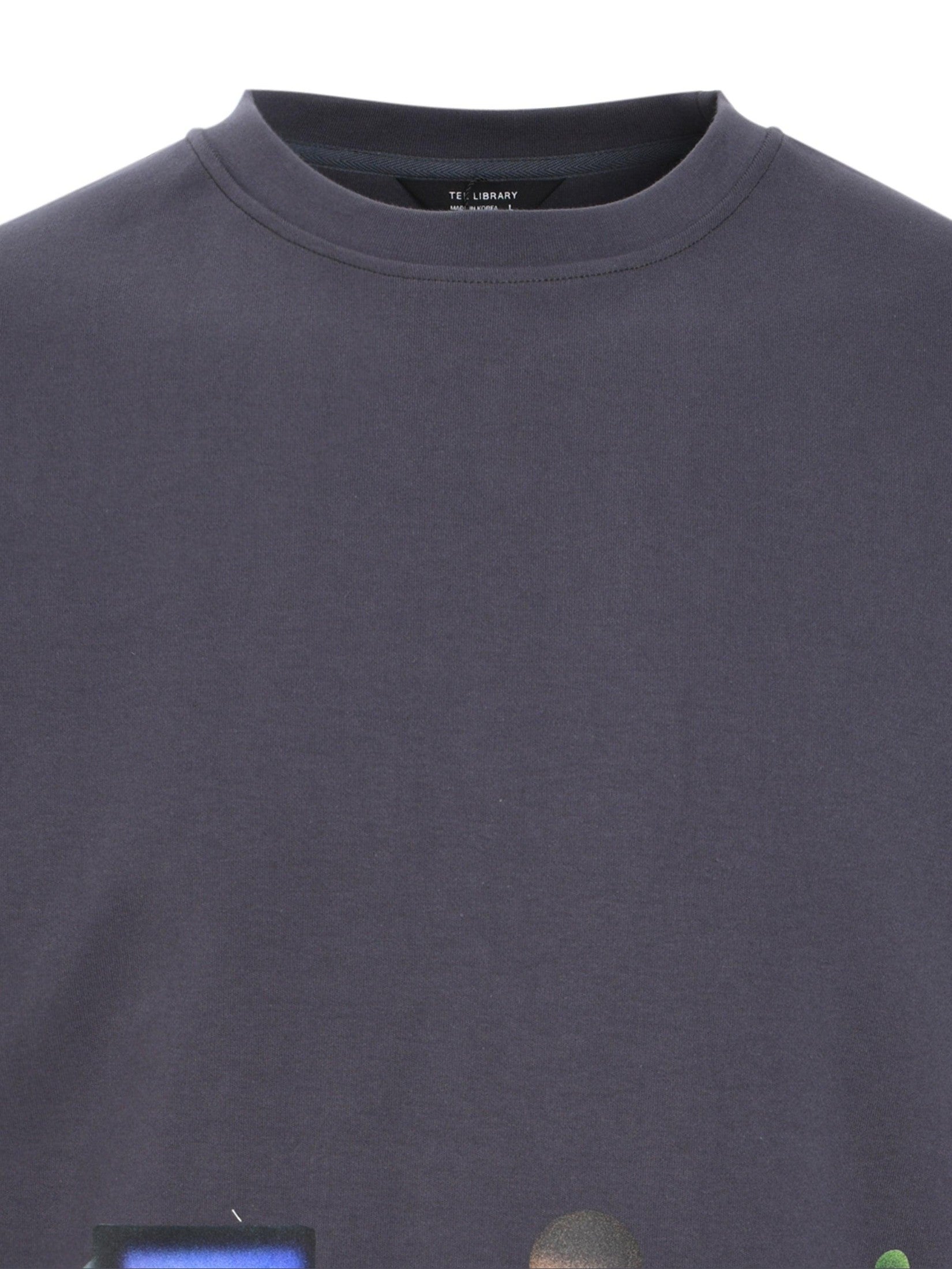 Space out oversized tee