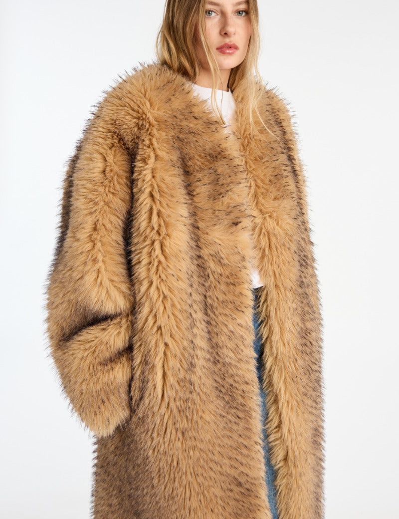 050225_rotate_ecom_rotate_1146891753_nougat_faux_fur_long_coat_model_0223_lr.jpg
