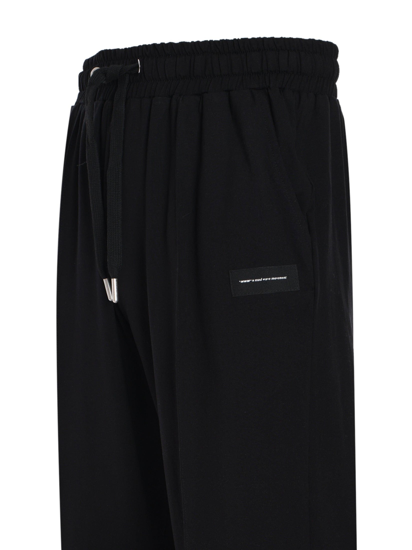 Black capsule trousers 017