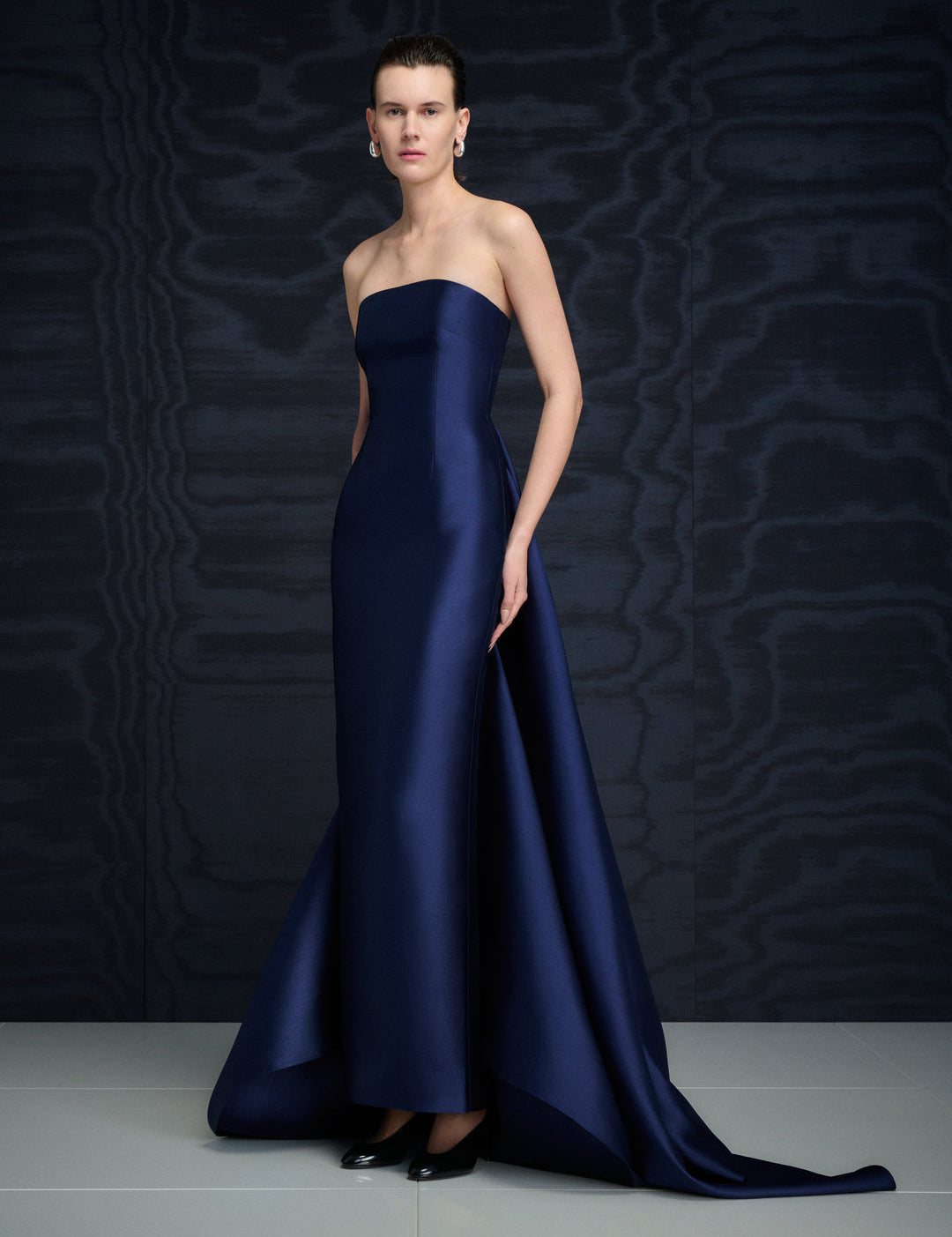 103_OS42005_IMANI_MAXI_DRESS_NAVY_0022_Rework_1080x_37f0def6-8f60-47f5-9460-ae138f144ff3.jpg