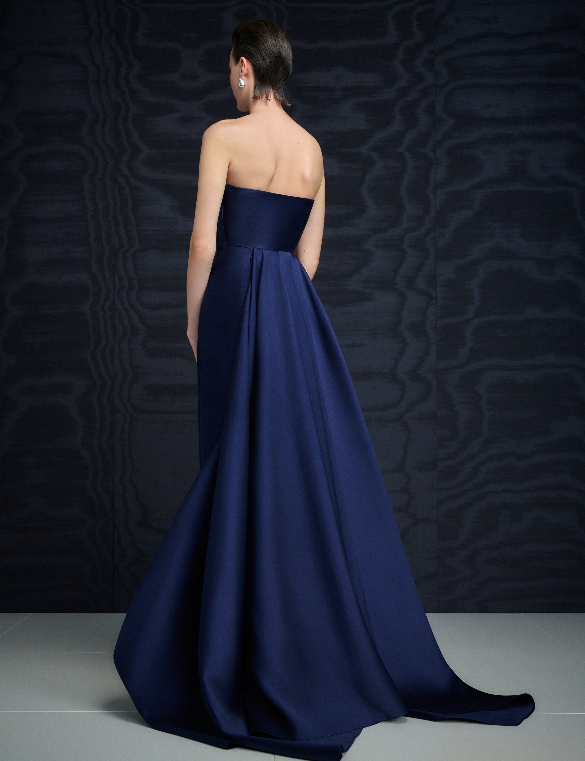 103_OS42005_IMANI_MAXI_DRESS_NAVY_0033_Rework_1944x_2d16a51c-6fe2-4c62-b4f9-66a36fcaa2d2.jpg