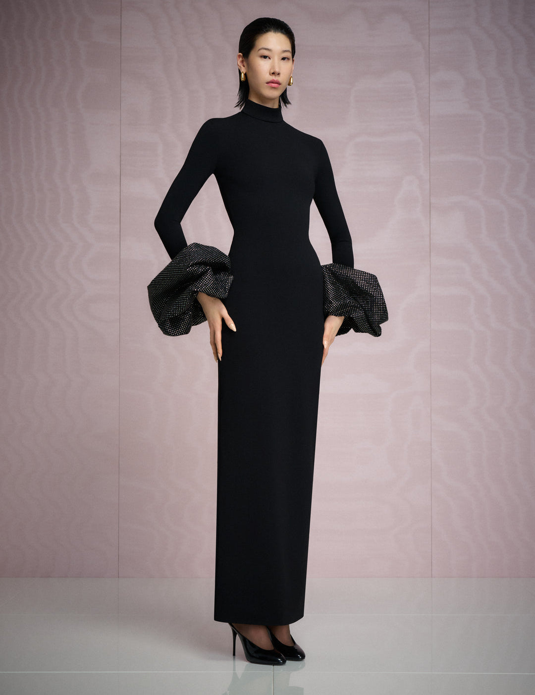 108_OS37019A_VIVIANA_CRYSTAL_MAXI_DRESS_BLACK_0002_Rework_1080x_b25bccbb-a2fb-403b-8c9c-8b154b0e4e60.jpg