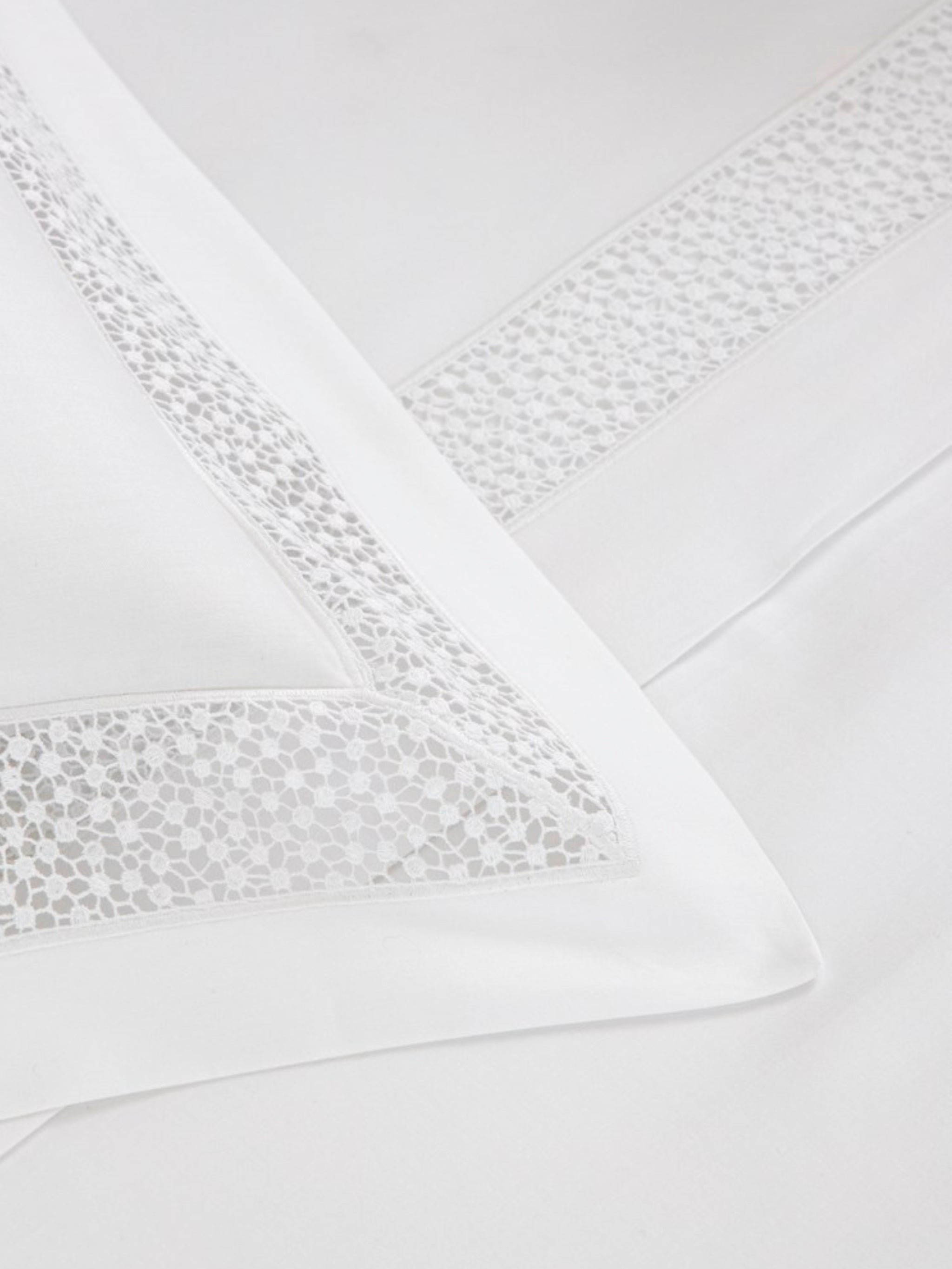 Forever lace sham 4b