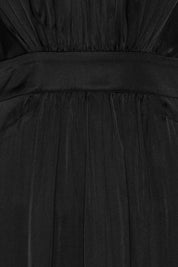 فستان بلا اكمام