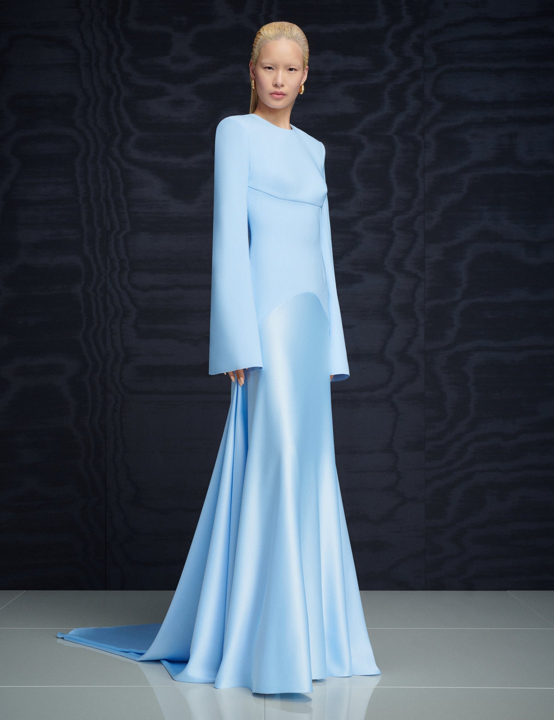 14_OS46056_CLAUDINE_MAXI_DRESS_ICE_BLUE_0031_Rework_1944x_2478efec-2dee-43ce-ad10-3ac89ee3581c.jpg