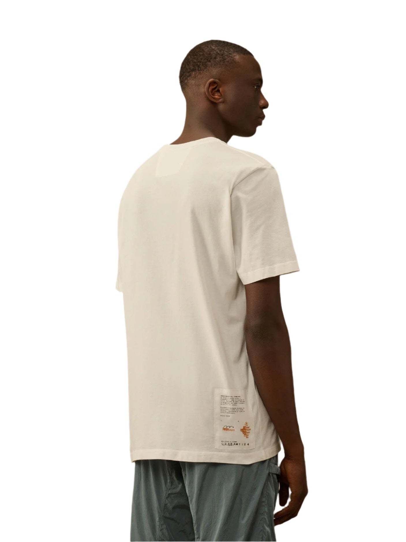Man in the sea t-shirt
