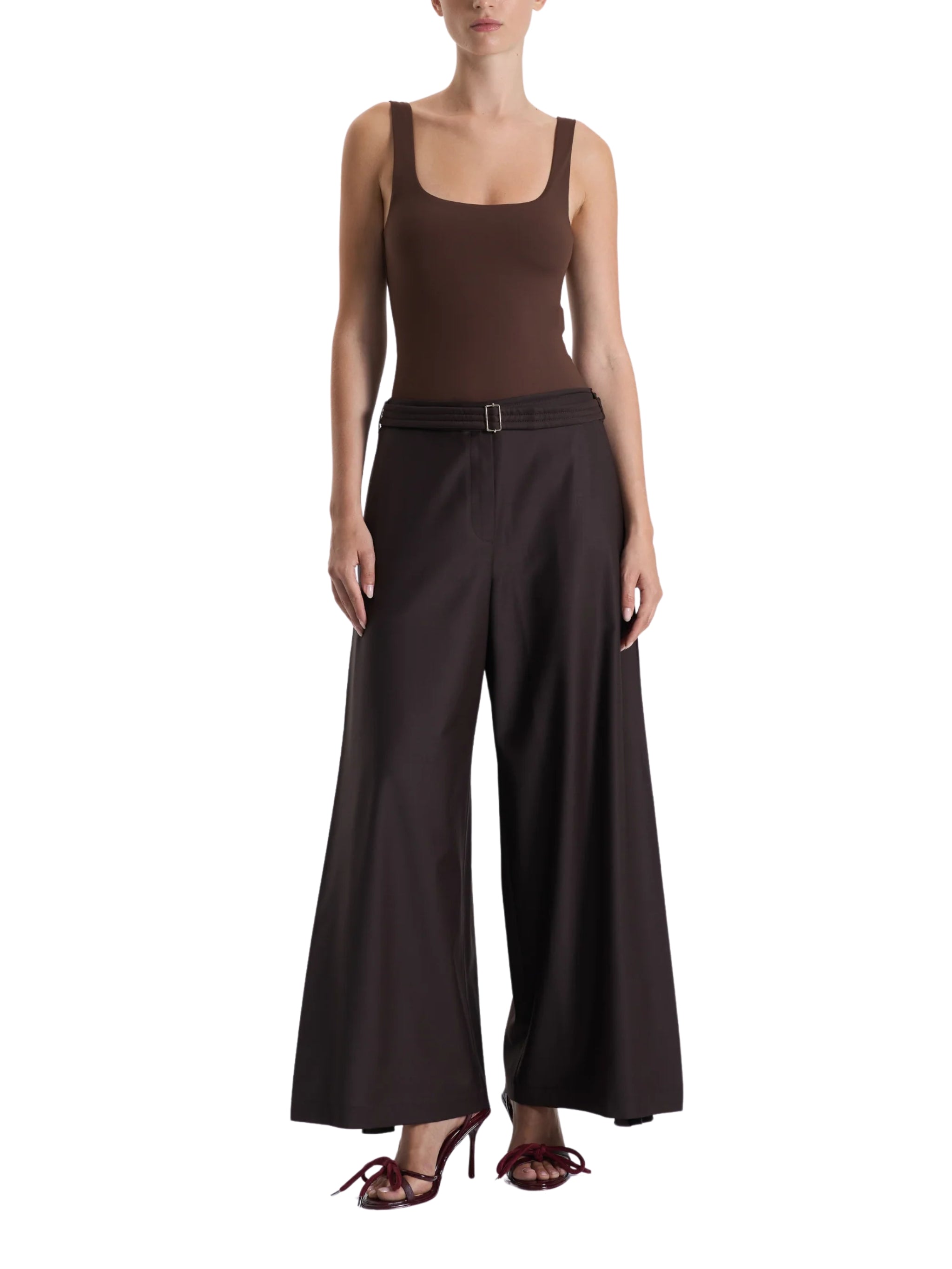 BROWN PLEATED DETAILED TROUSERS