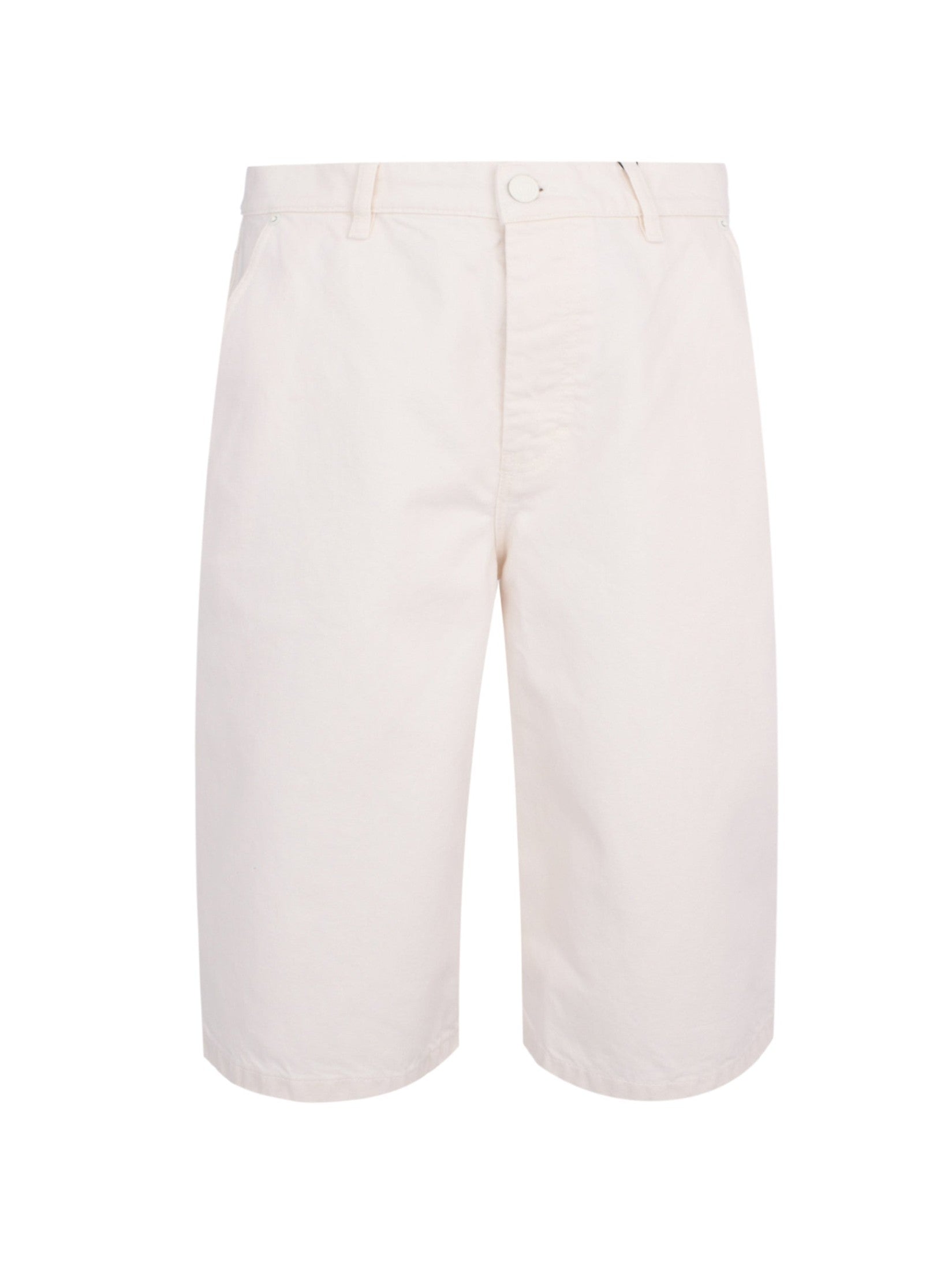 Loose bermuda shorts