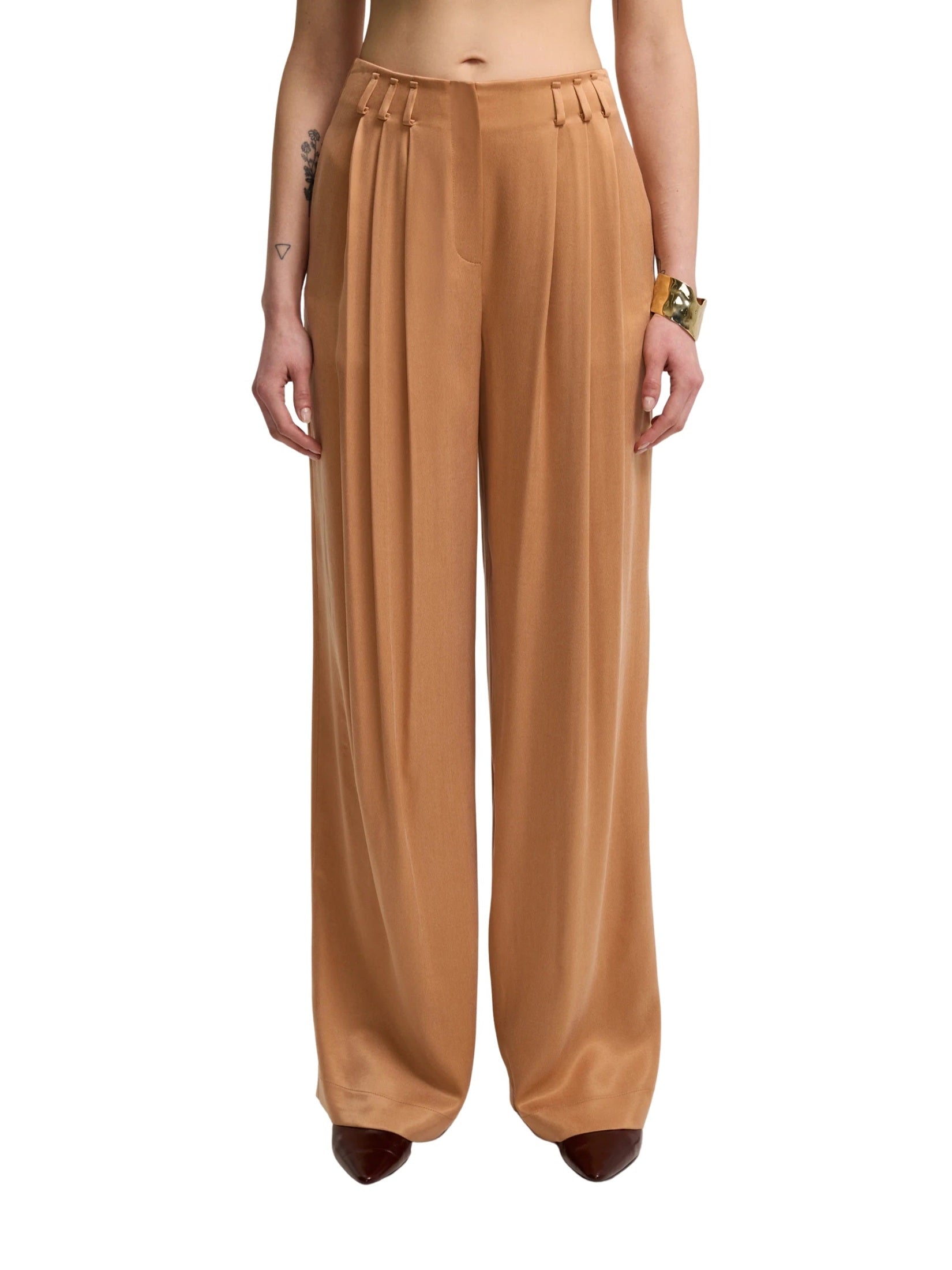 Pleated detailed beltless trousers