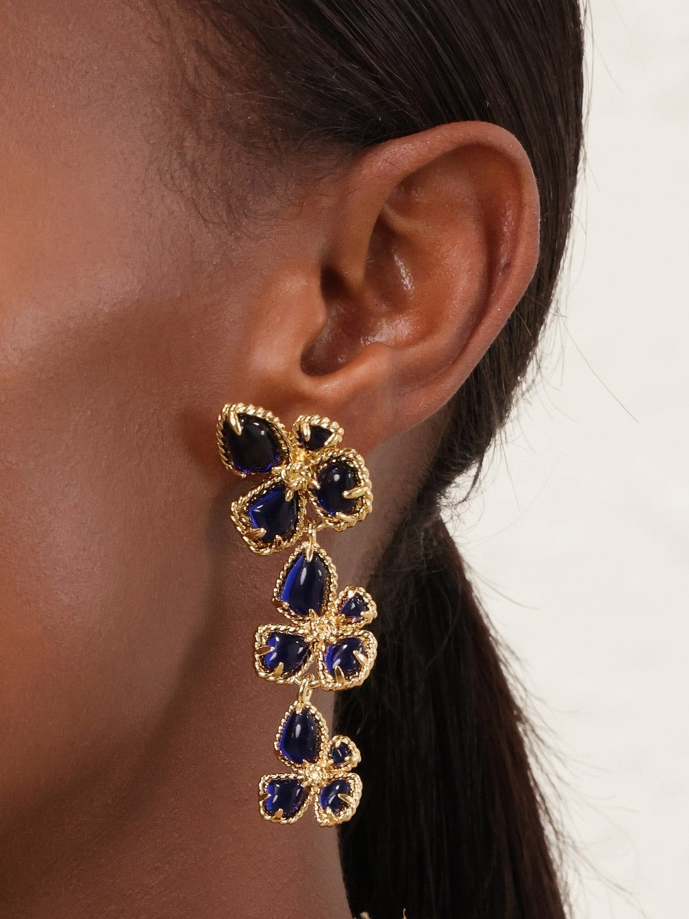Bloom large dangles
