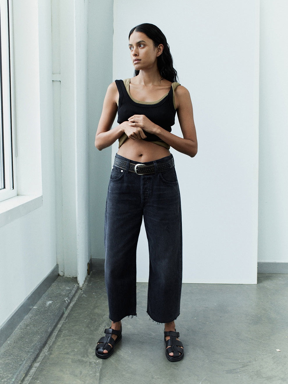 Ayla raw hem crop
