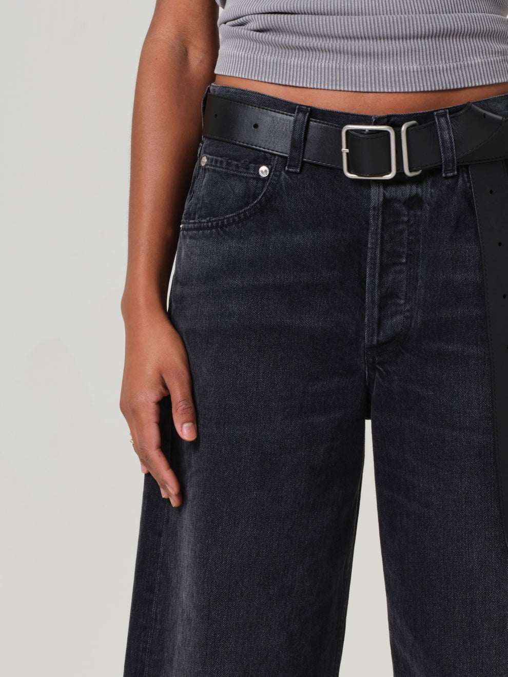 Ayla raw hem crop