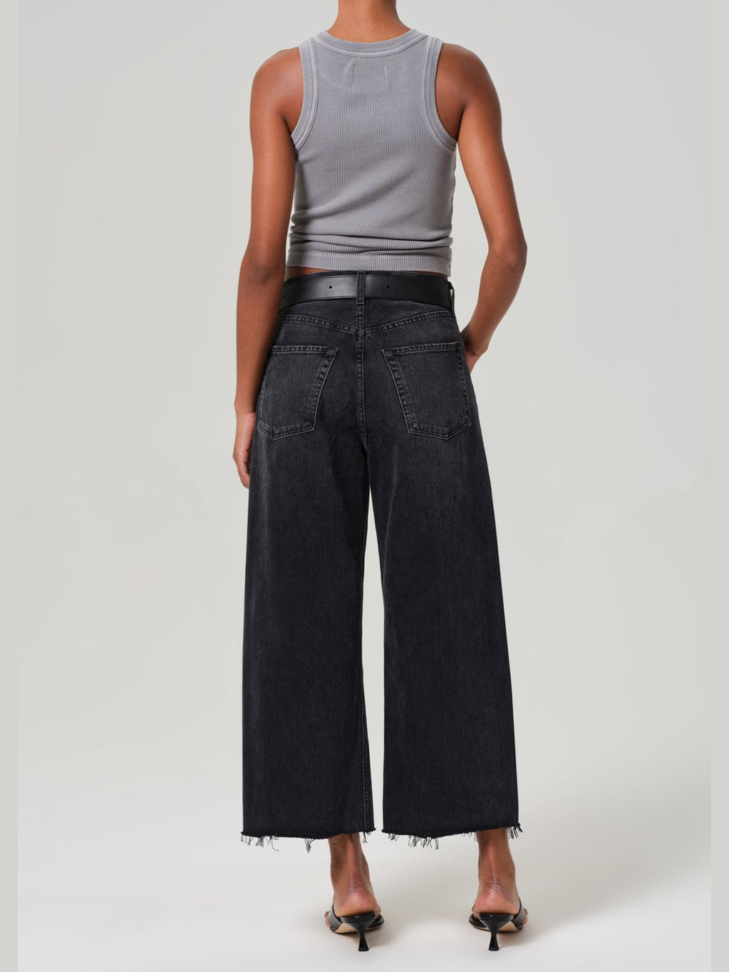 Ayla raw hem crop