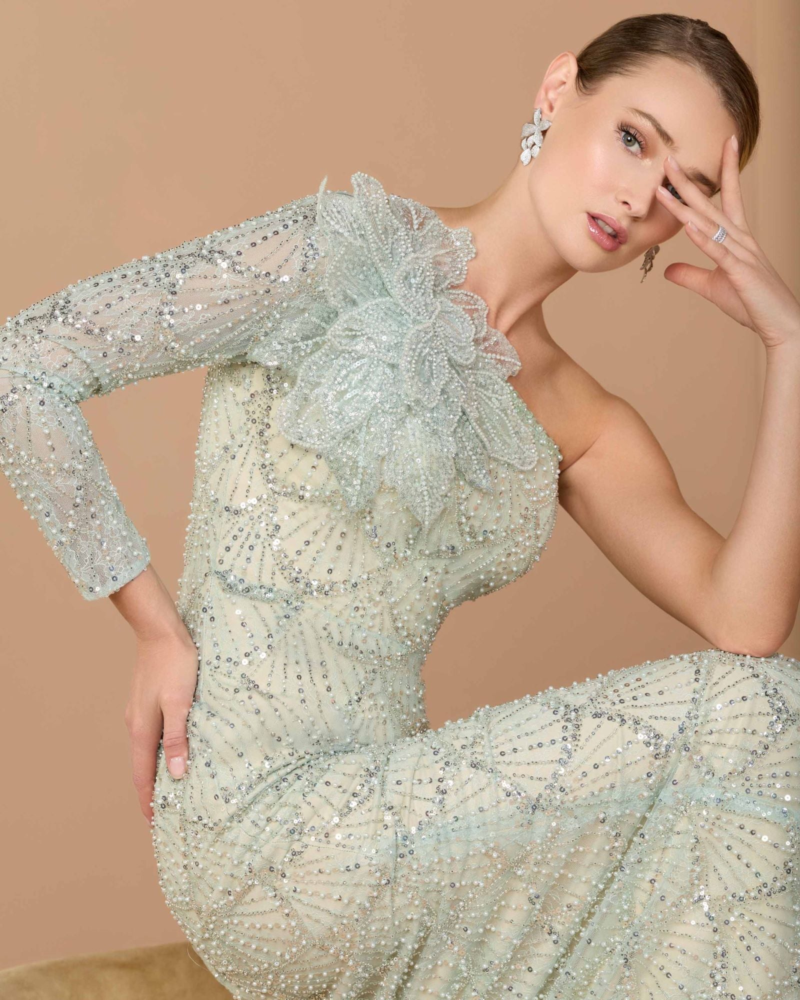 GREEN ONE-SLEEVE 3D FLOWER EMBELLISHED COLUMN GOWN