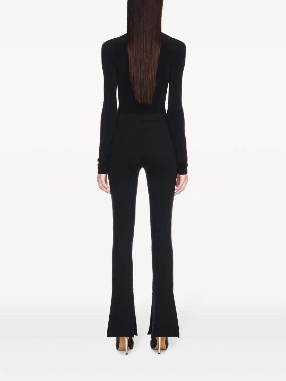 ليغينغز سوداء وبيضاء مقسومة أنيقة