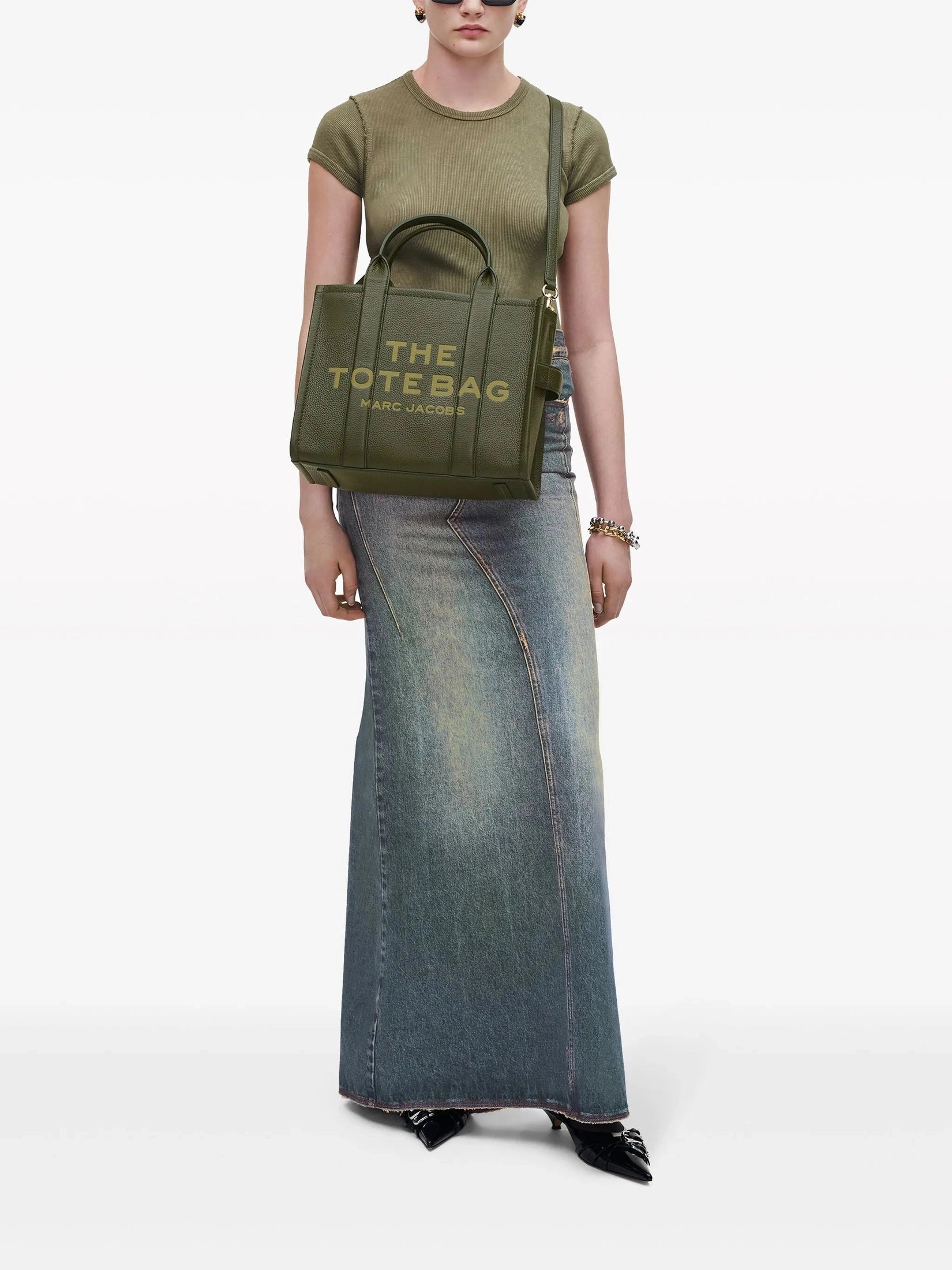The leather medium tote bag