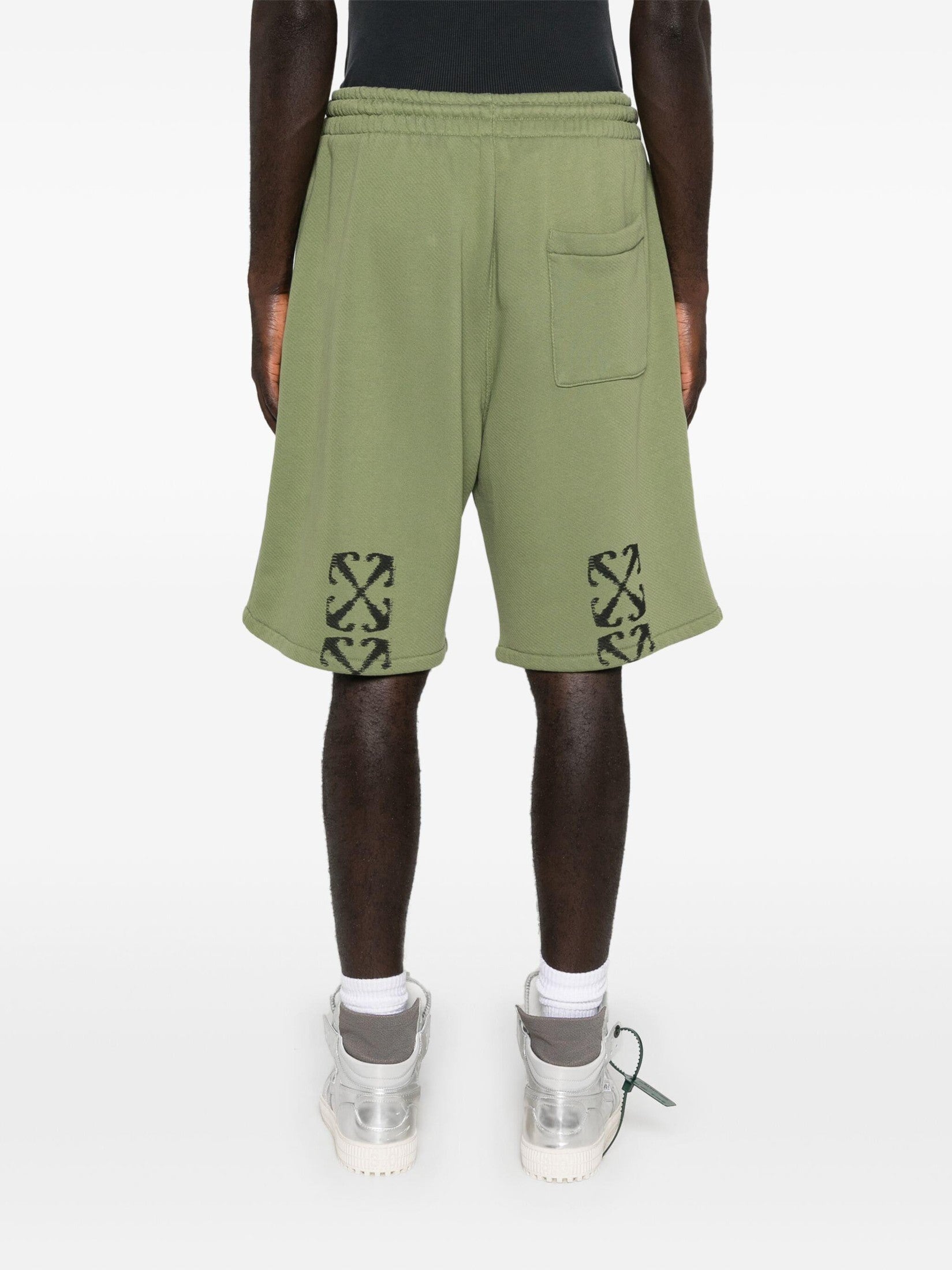 Windy arrow skate sweatshort four leaf c