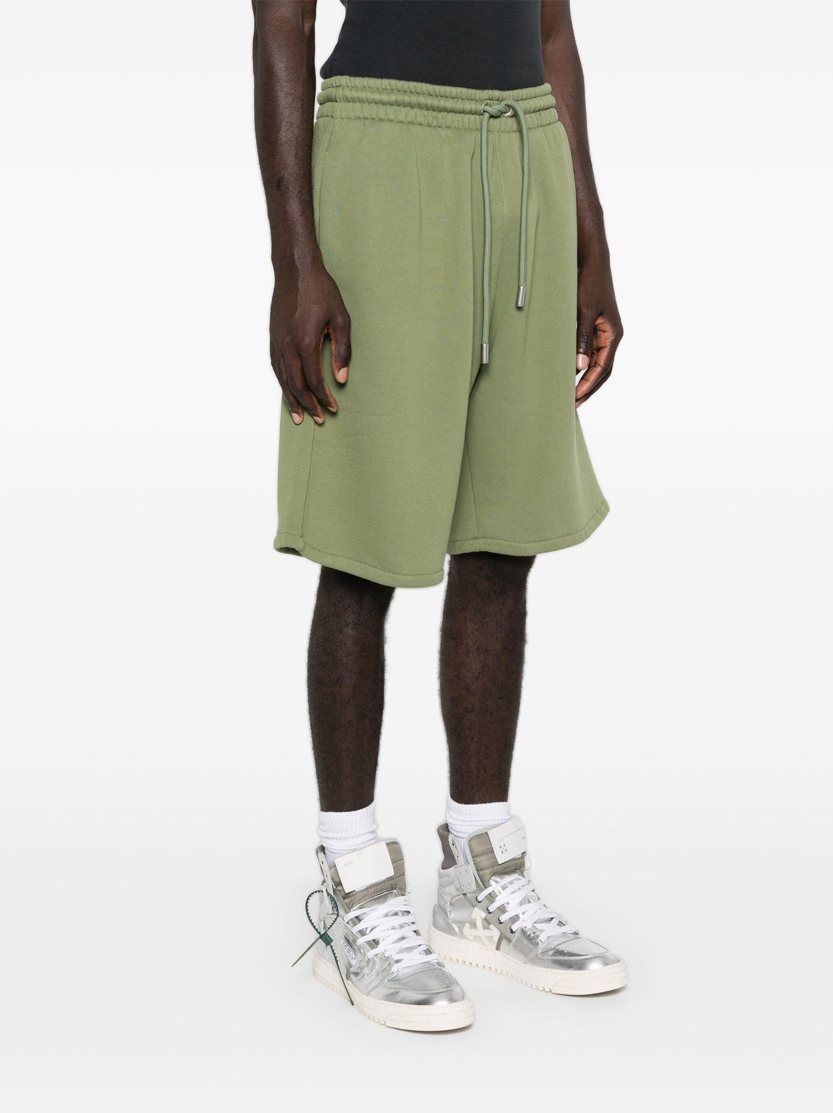 Windy arrow skate sweatshort four leaf c