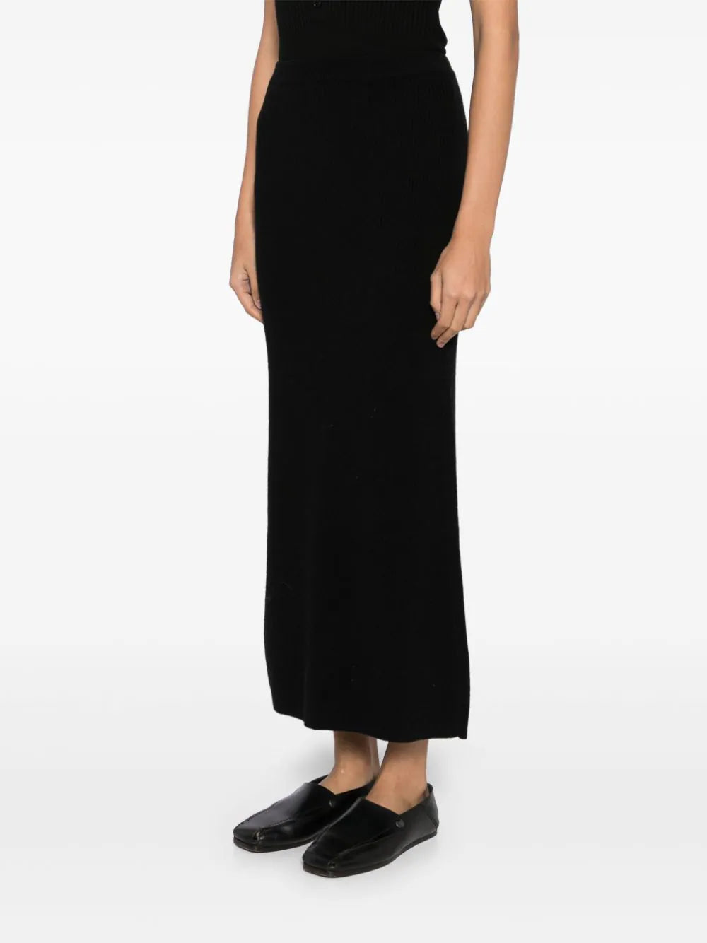 MIDI SKIRT IN BLACK