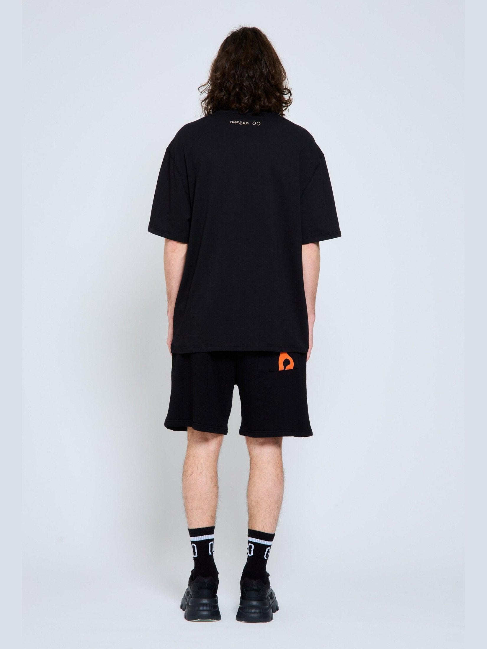 Borda black tee