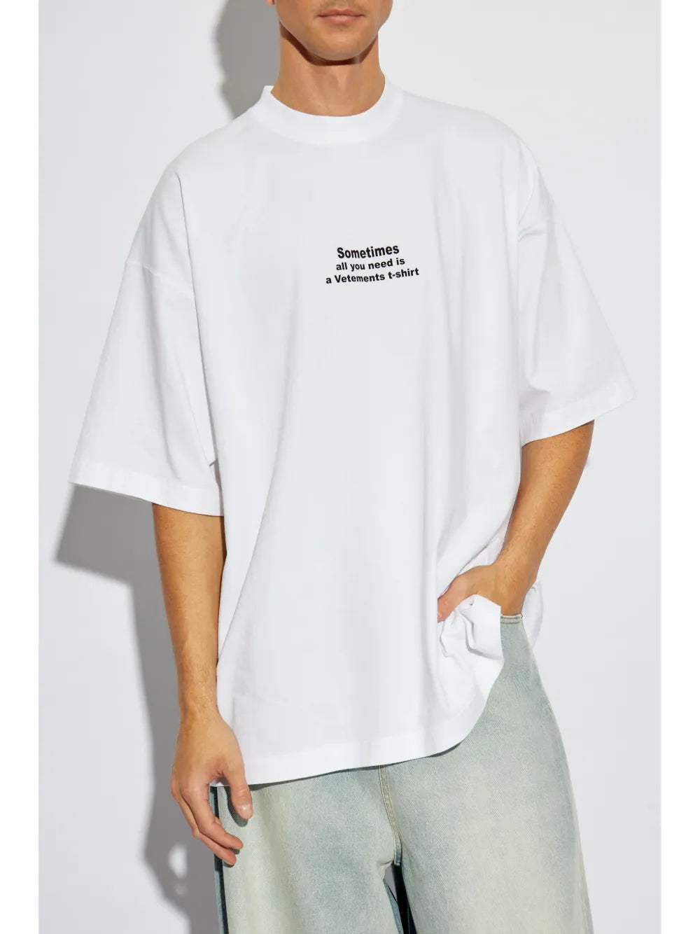 ALL YOU NEED OVERSIZED T-SHIRT