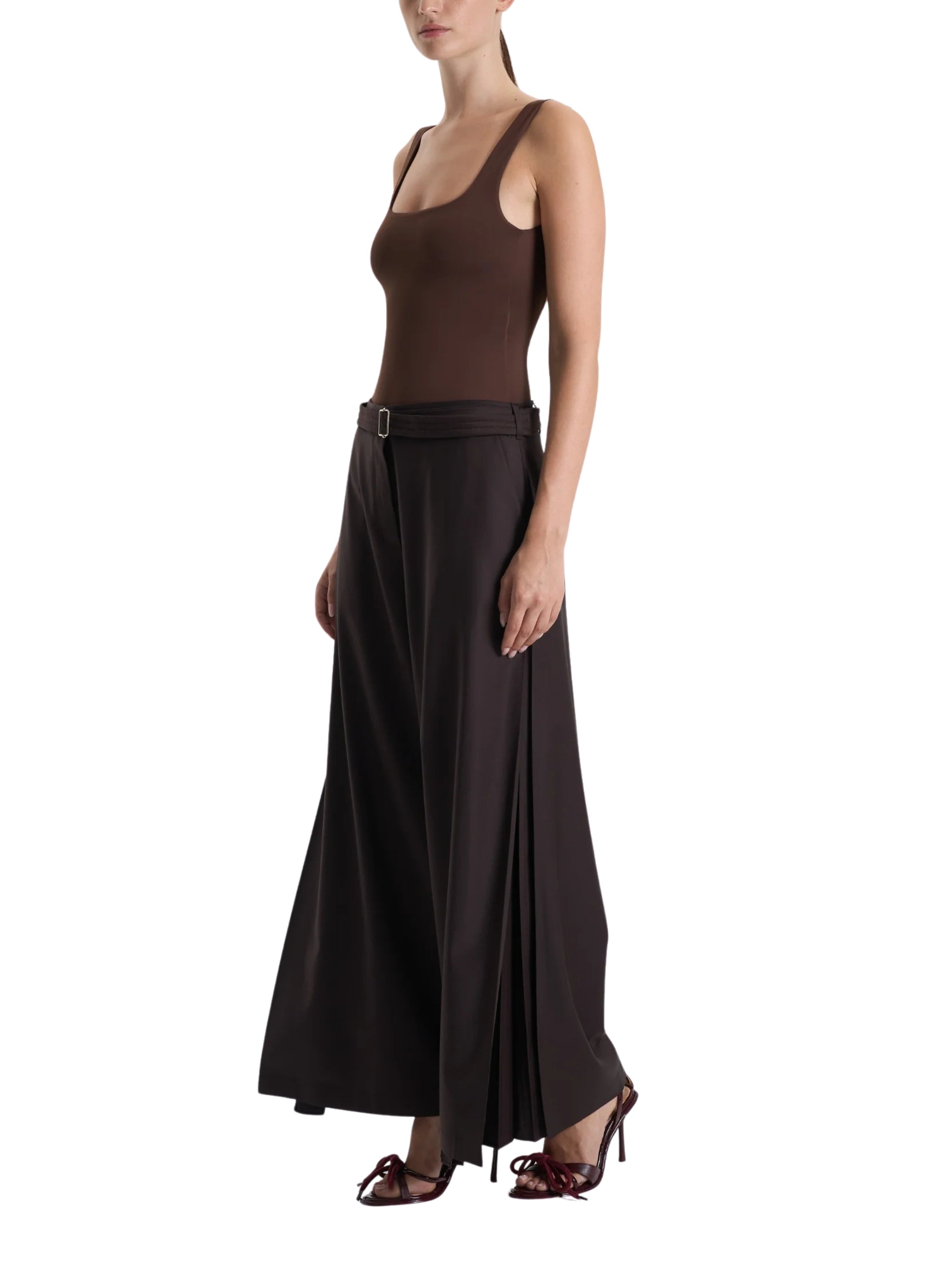 BROWN PLEATED DETAILED TROUSERS