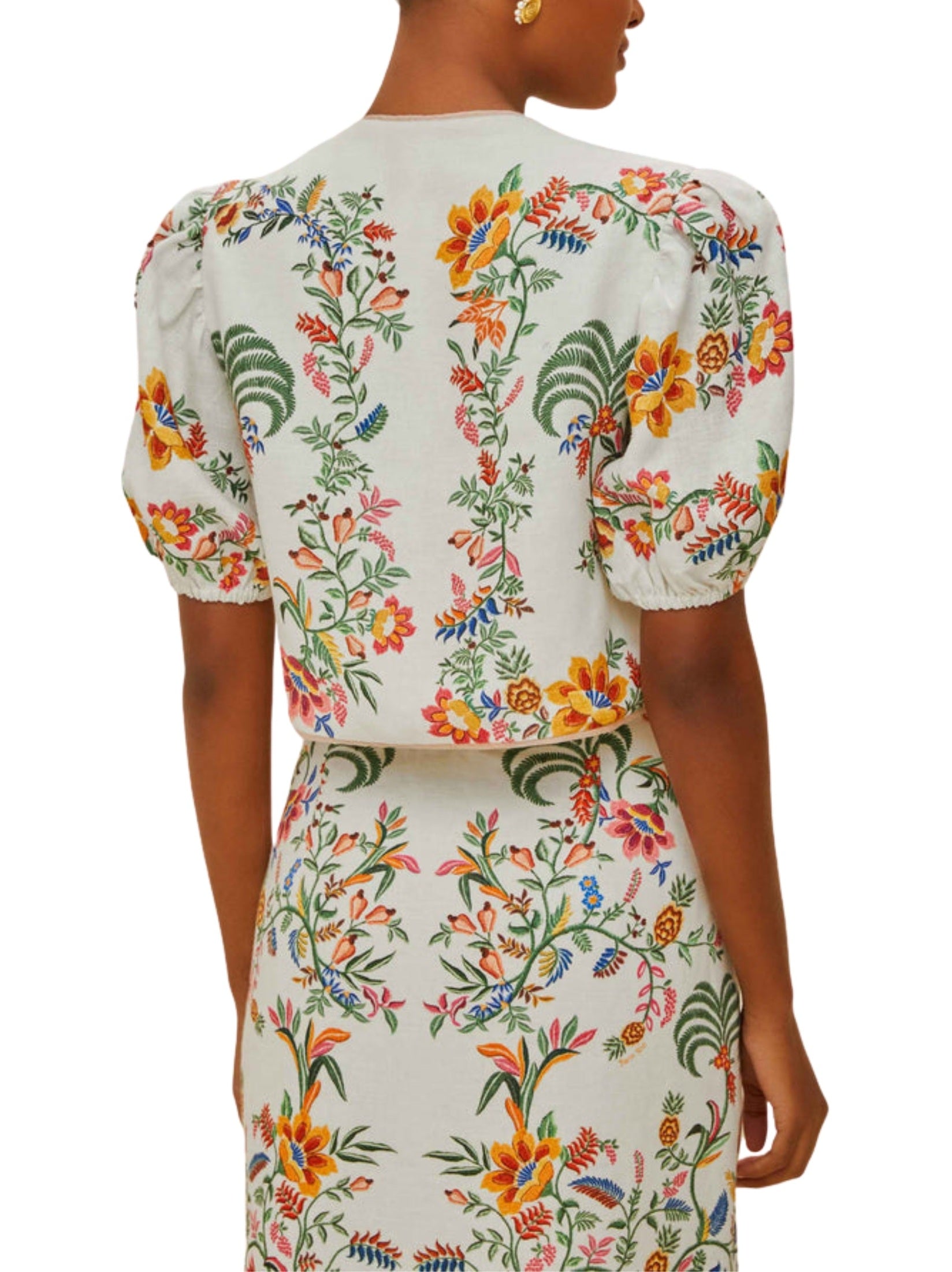 Delicate forest scarves off-white blouse short sle