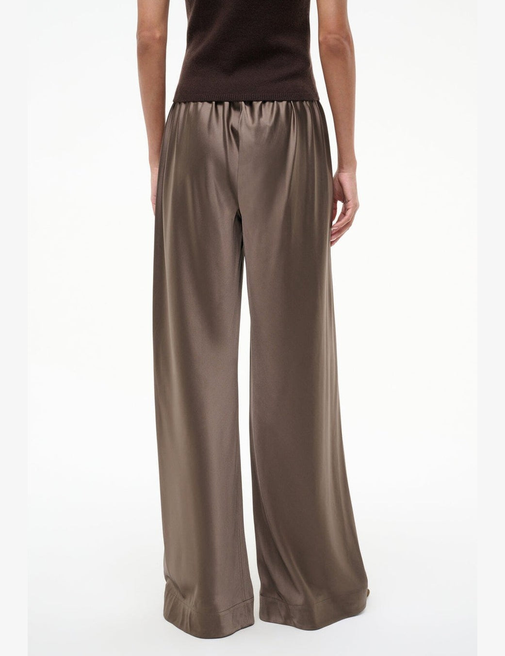 3-STROLL_SILK_PANT_TRUFFLE_retouch_waterspots_2188_web_edit.jpg