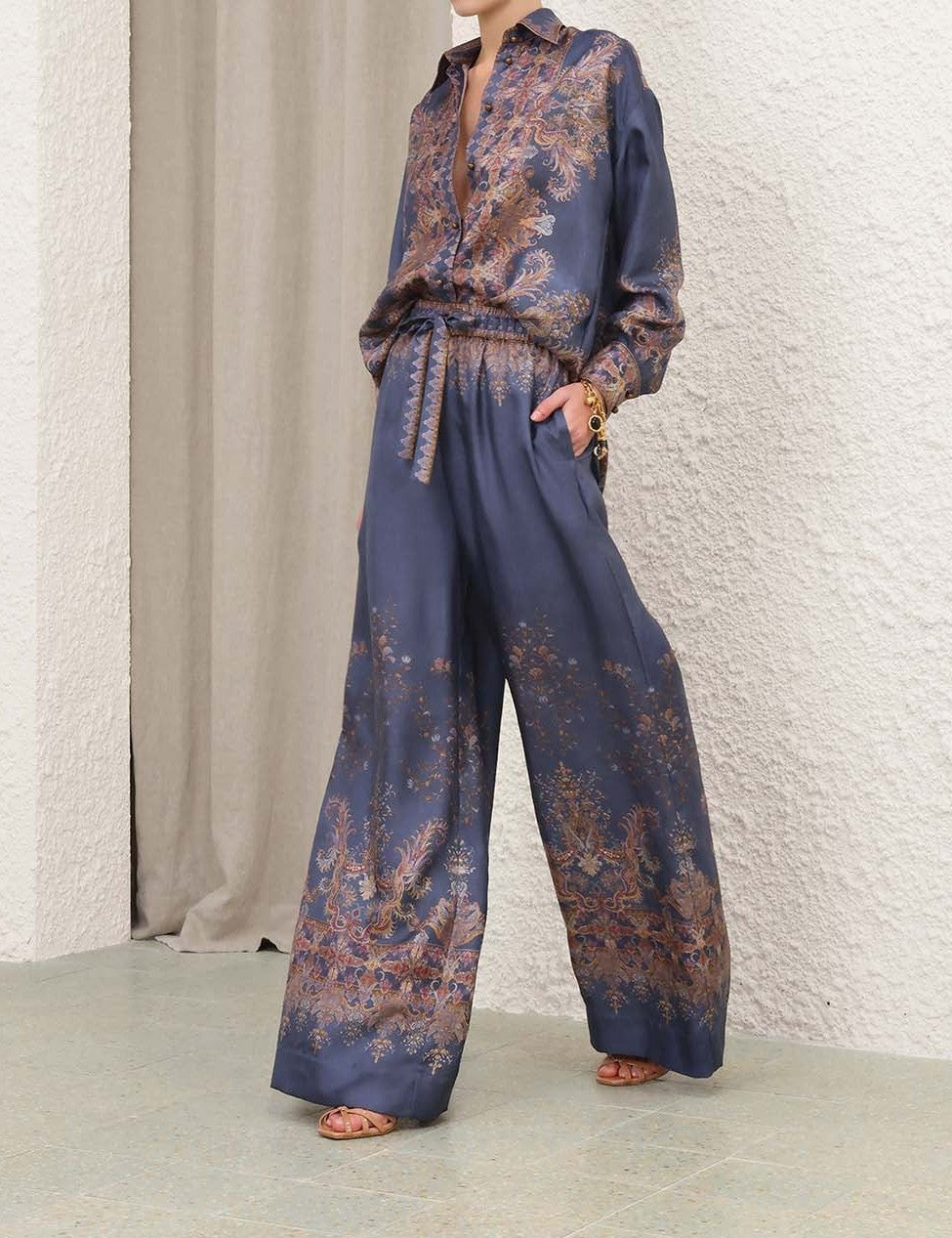 3.1111pf261.nap.navy-paisley_1_1.jpg