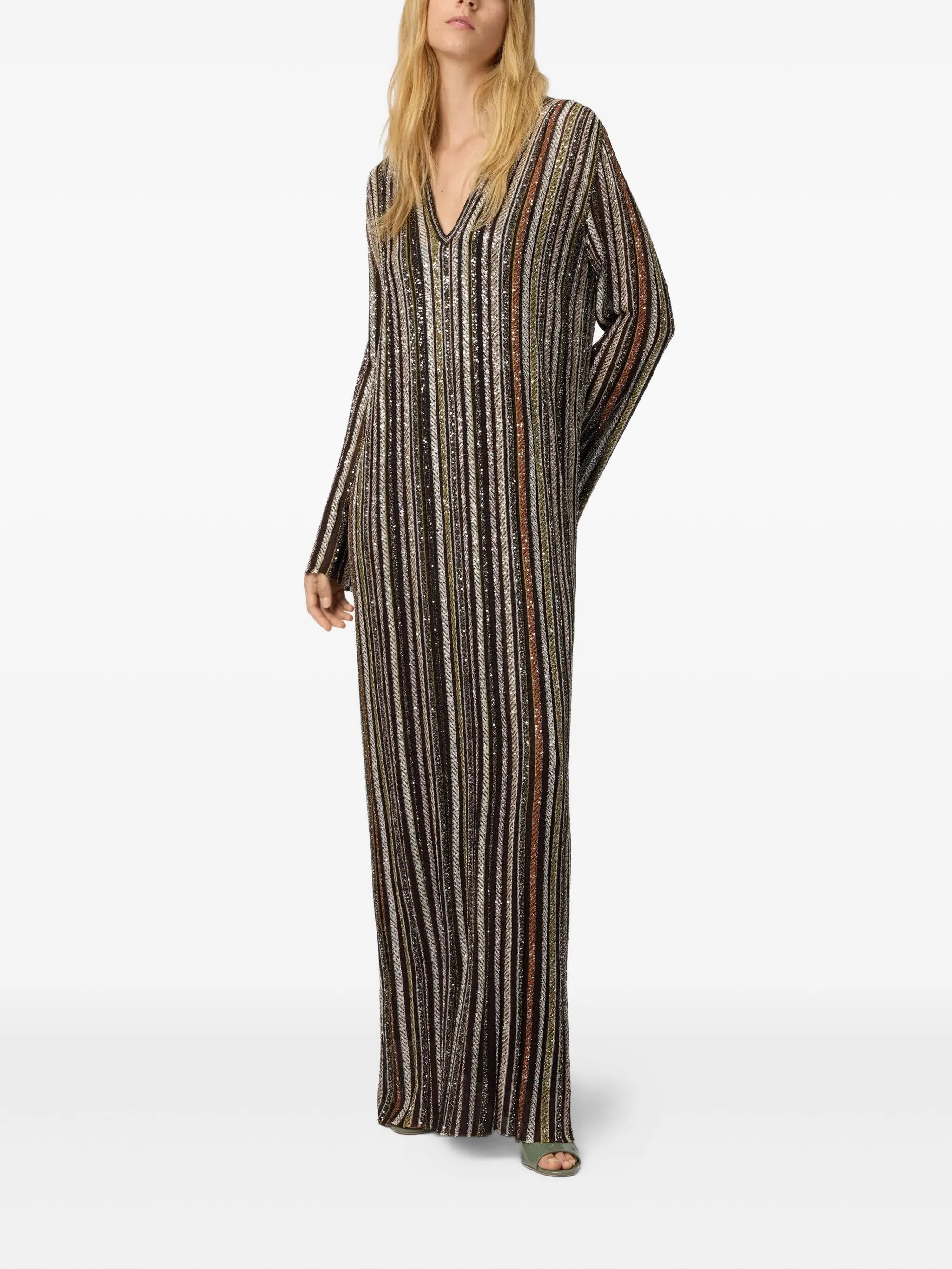 Long dress with v-neck and herringbone stripe knit