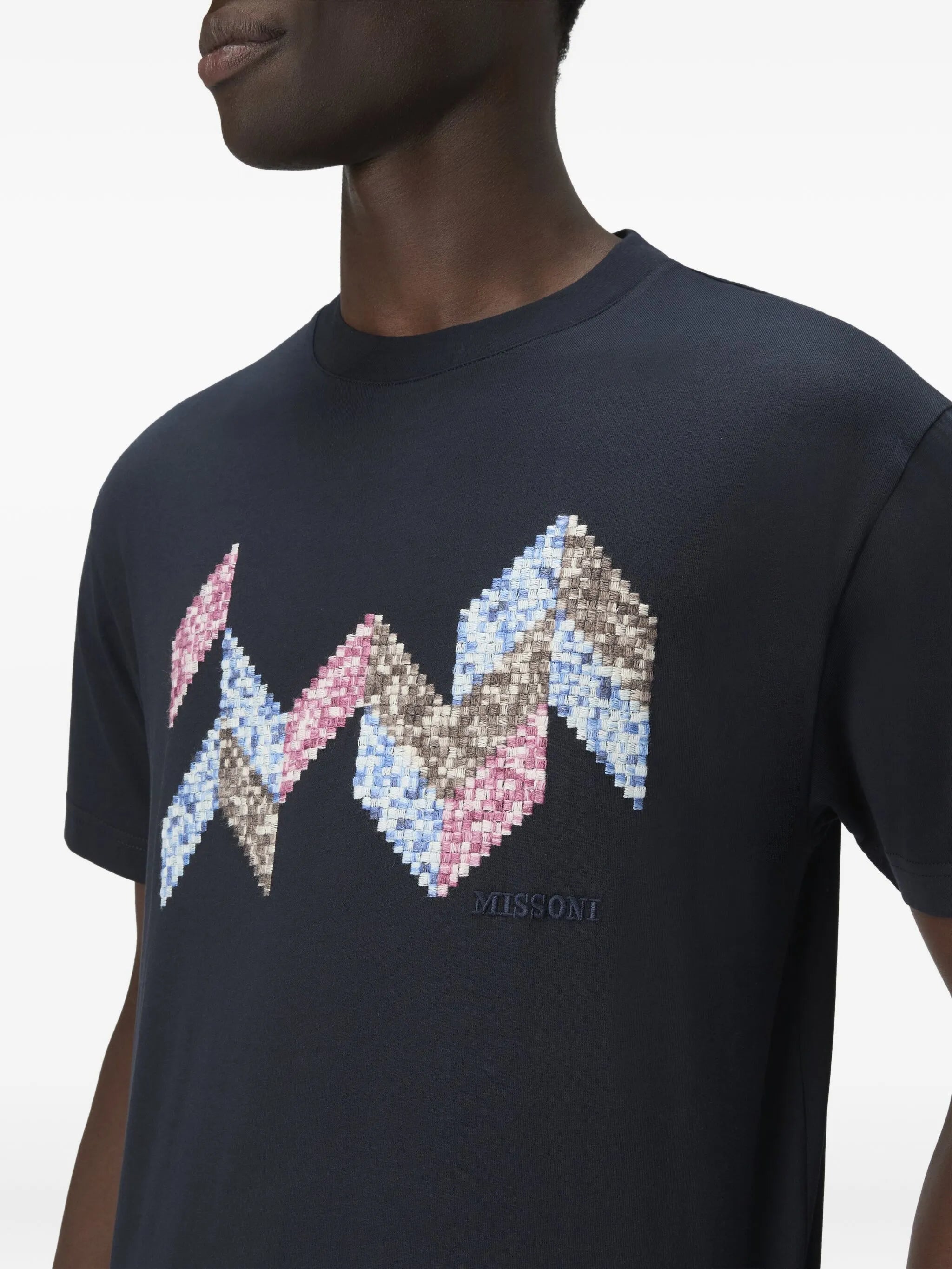 Short sleeve t-shirt with flame zigzag insert and logo