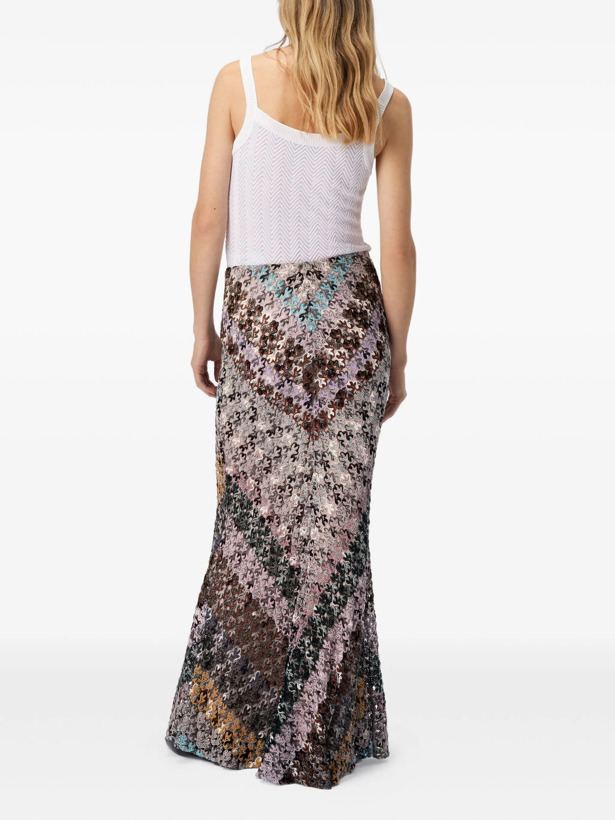 Flared long skirt in lace