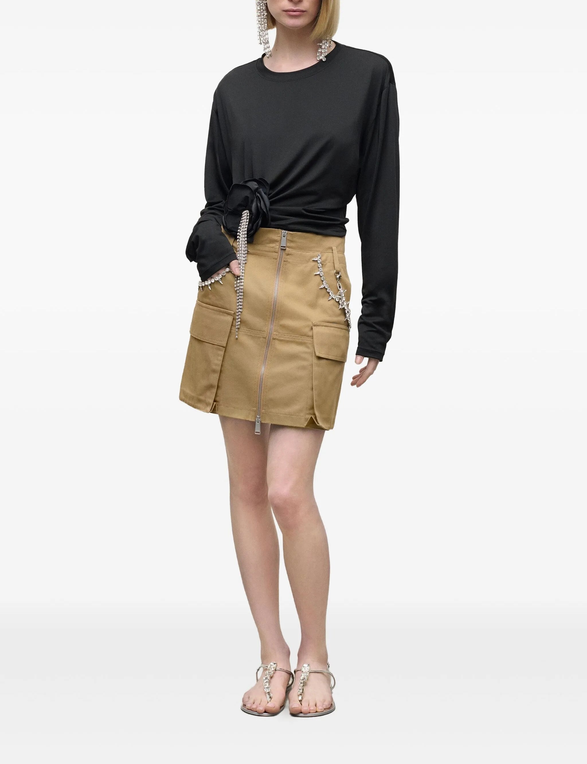 31075049_60180403_2048.webp
