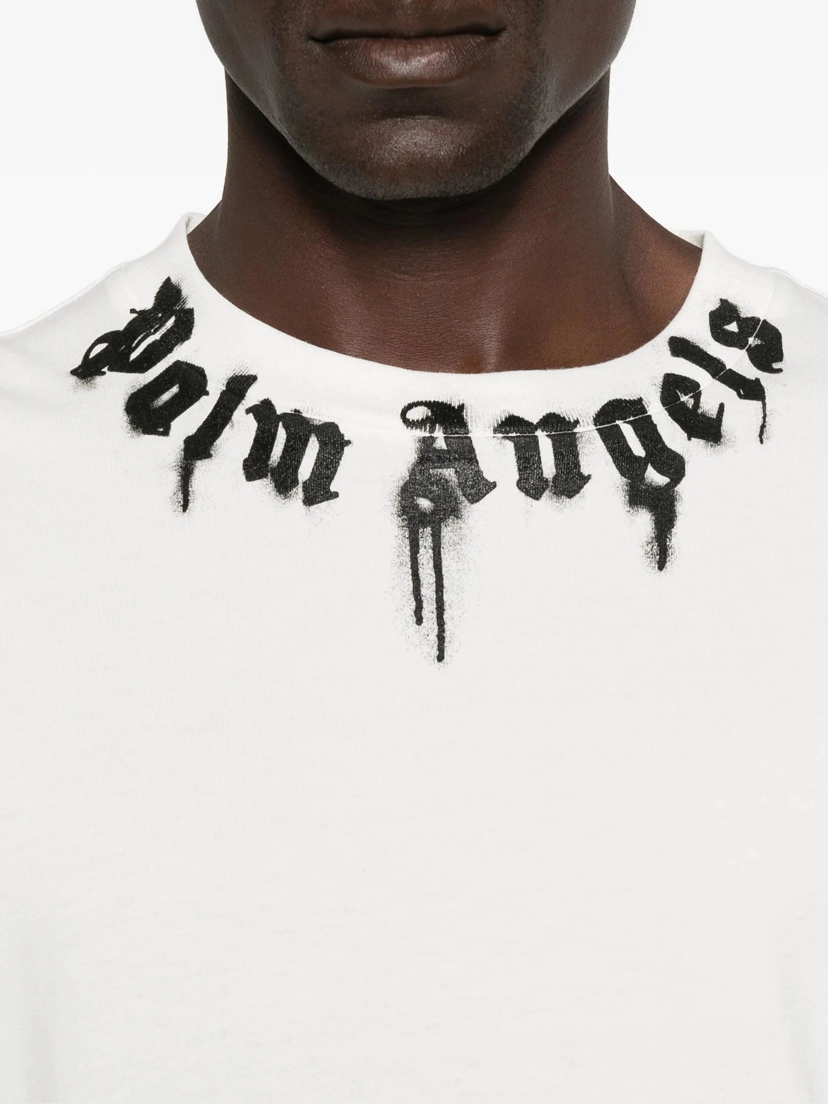 Neck logo reg tee off white black
