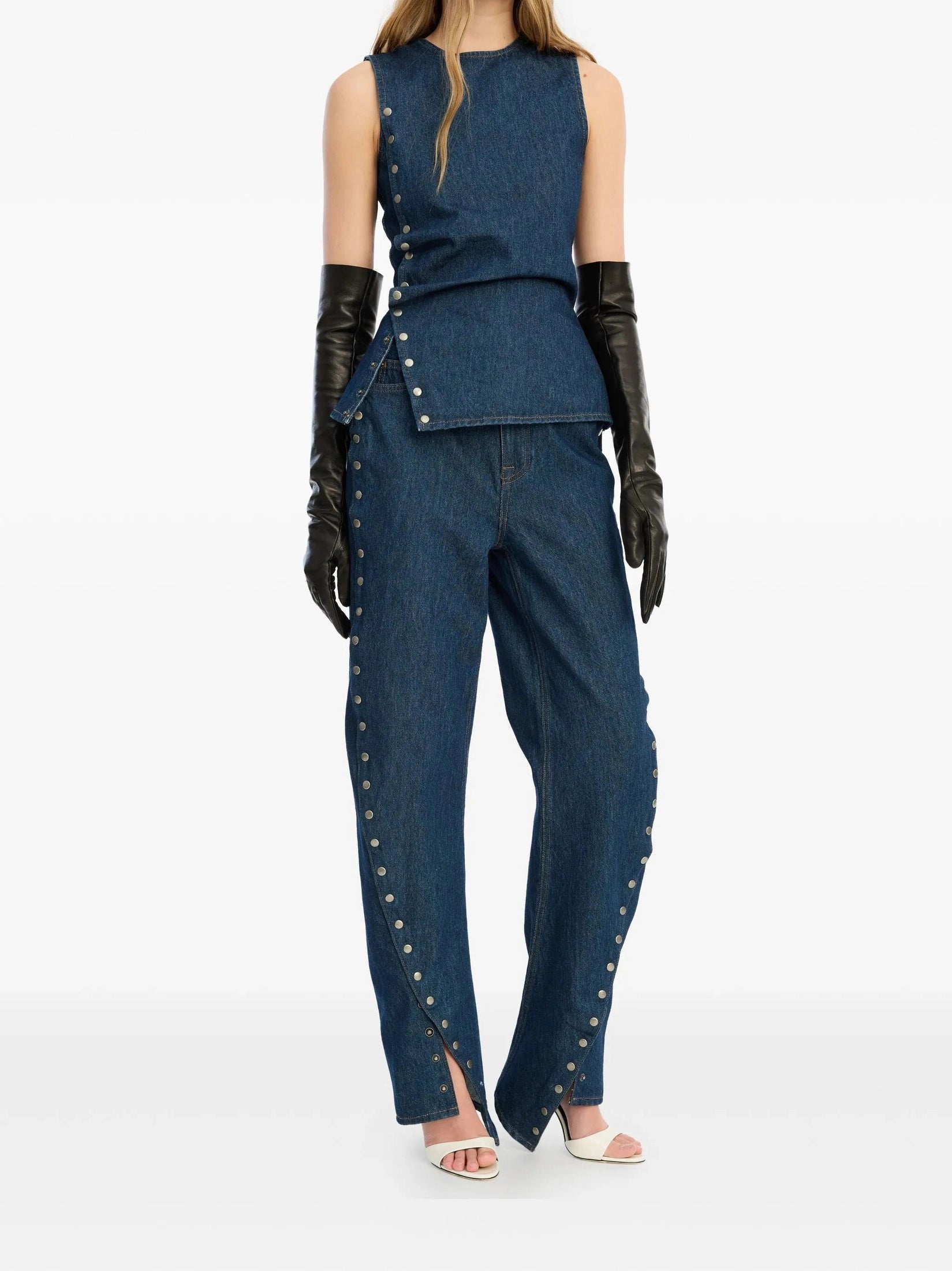 Buttoned wide leg jeans