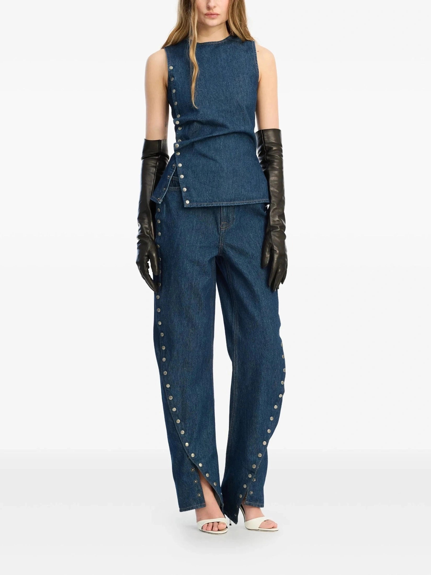 Buttoned wide leg jeans
