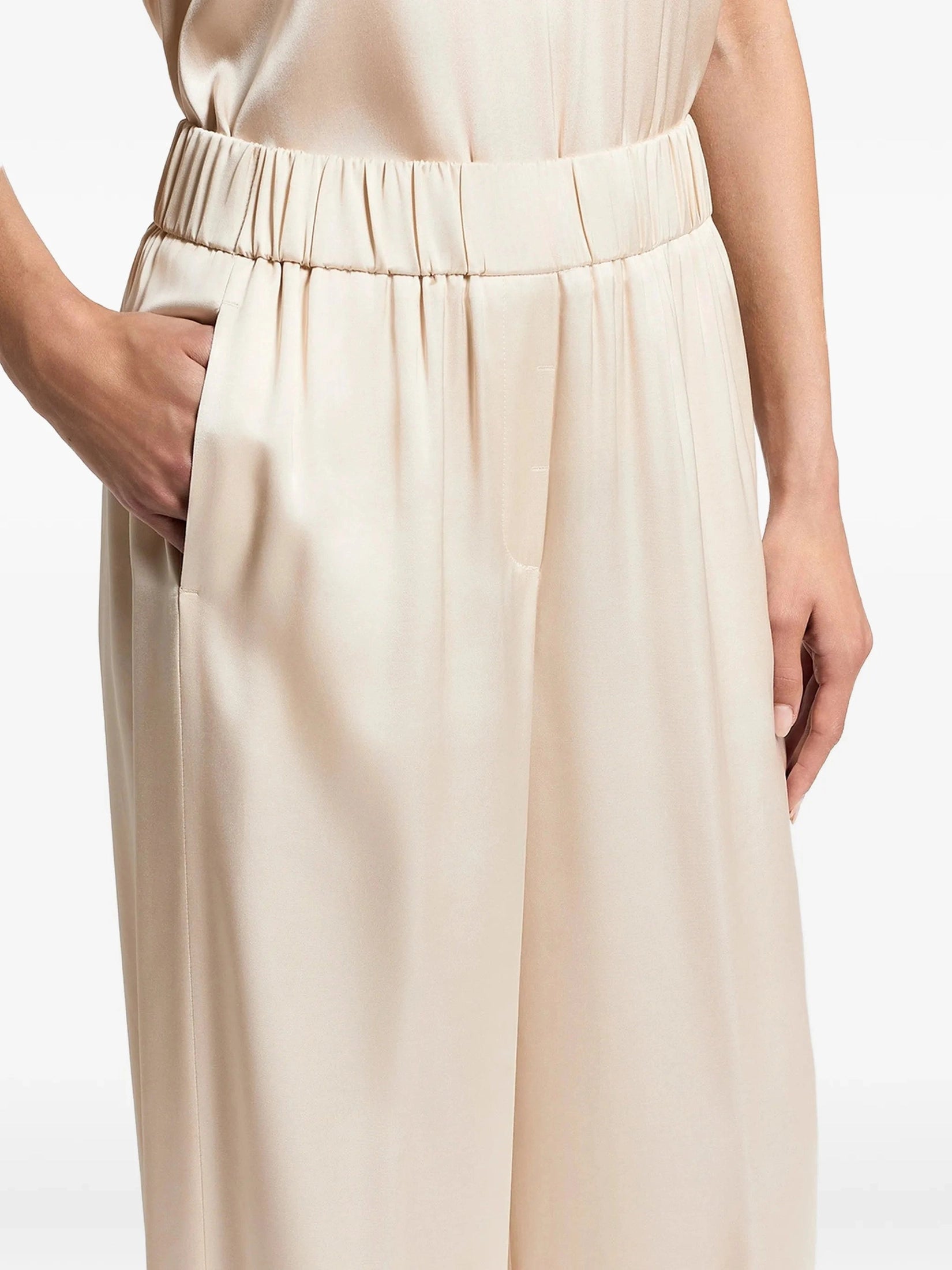Woman trousers