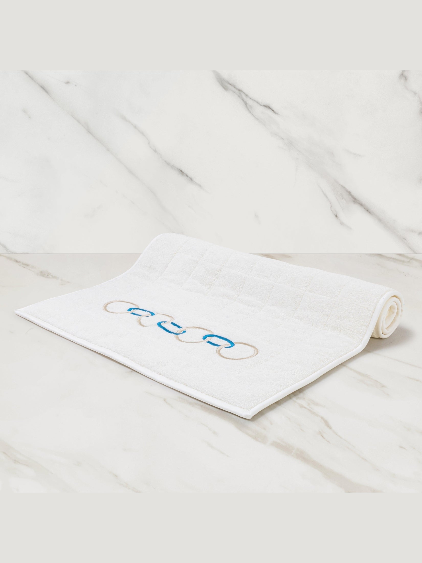 Links embroidery bath mat