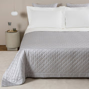 LOZENGE LIGHT QUILT BEDSPREAD