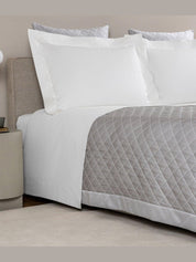 Lozenge light quilt bedspread