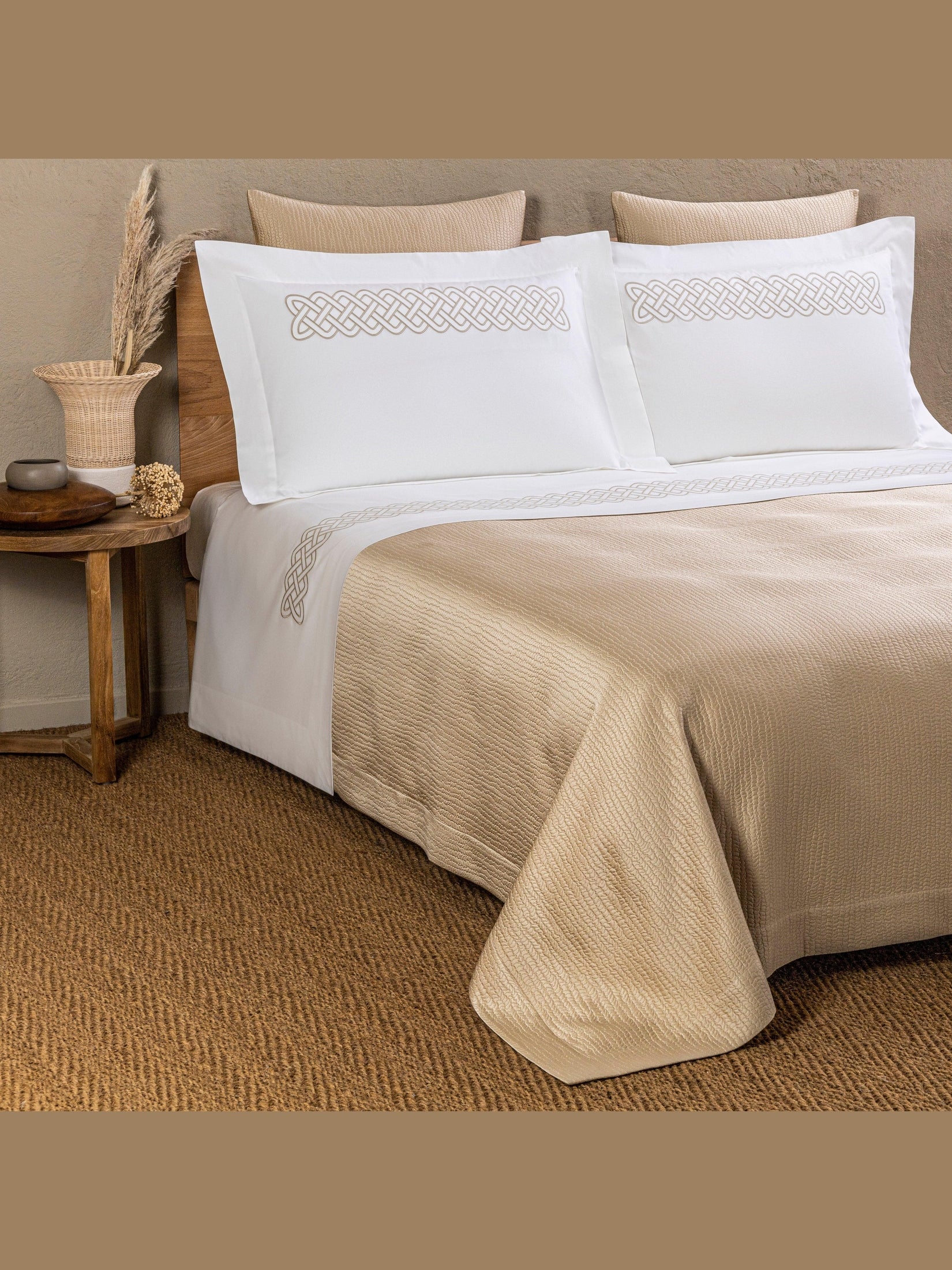 Lux. earth cushion