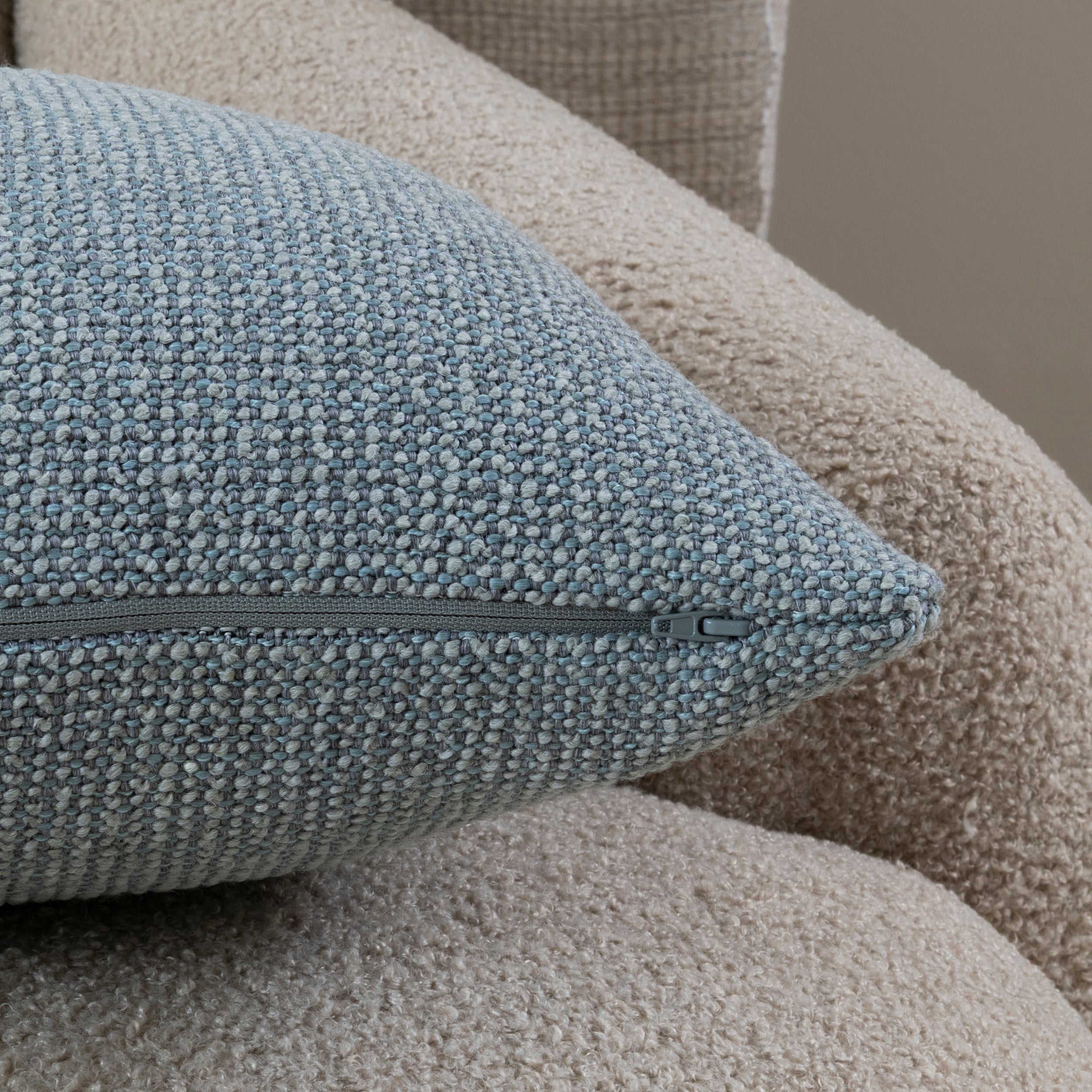 ADVENTURE - CUSHION COVER W/ZIP - CUSHION W/ZIP