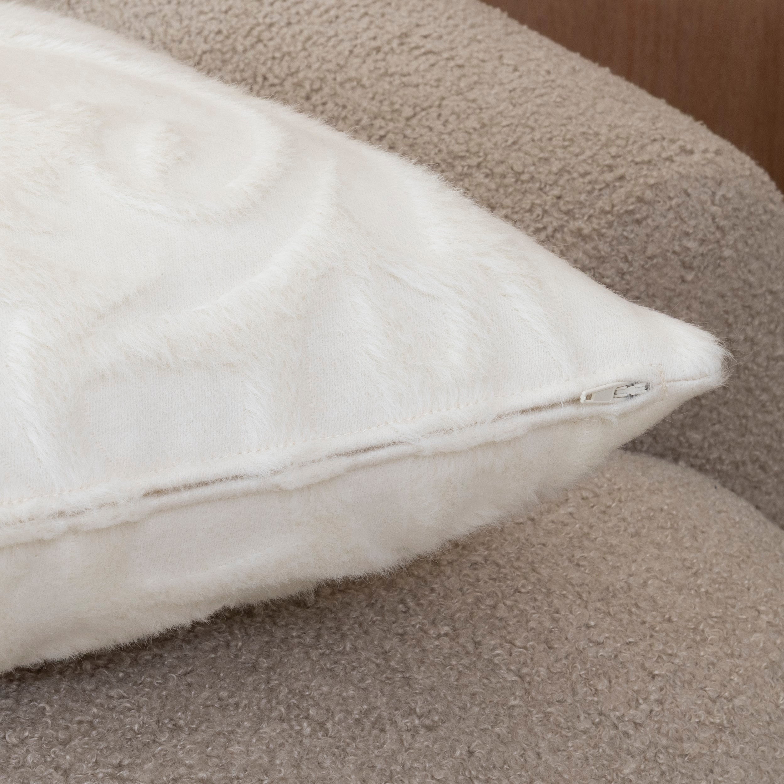 LUXURY ALPACA PAISLEY - CUSHION COVER W/ZIP - CUSHION W/ZIP