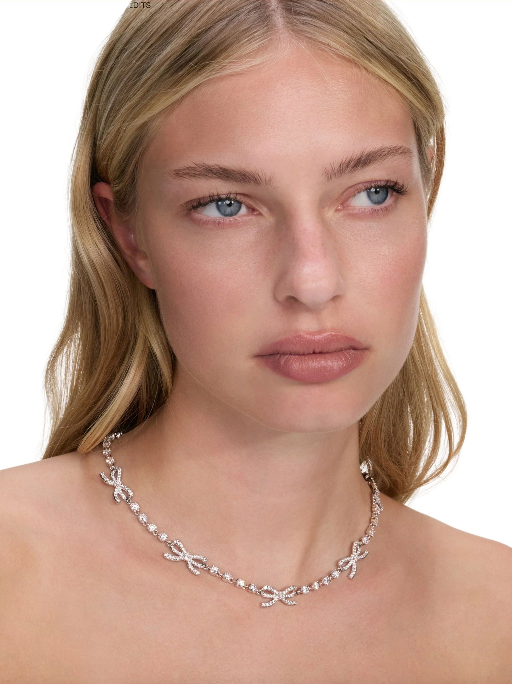 Crystal bow necklace