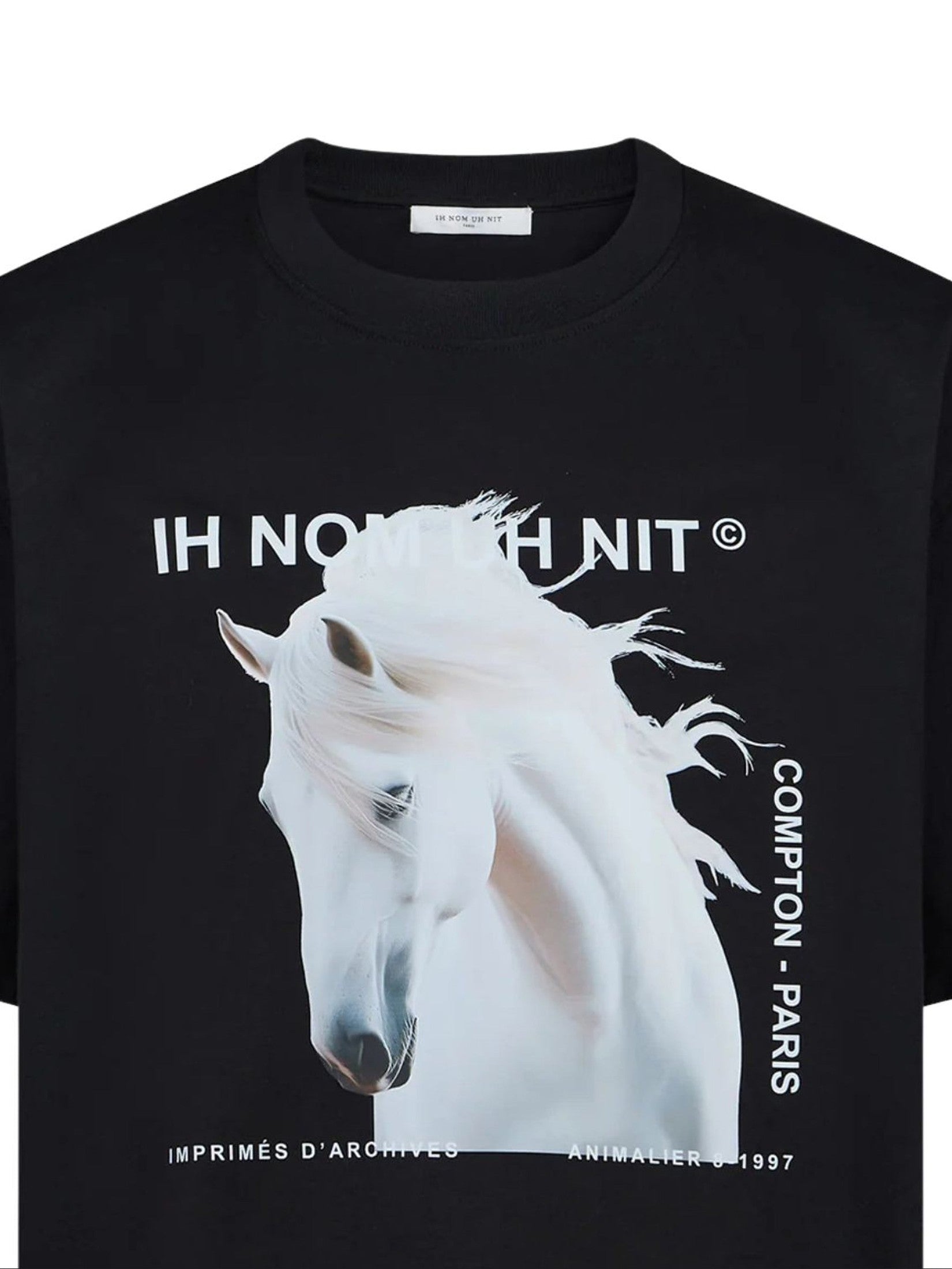 T-shirt horse on front